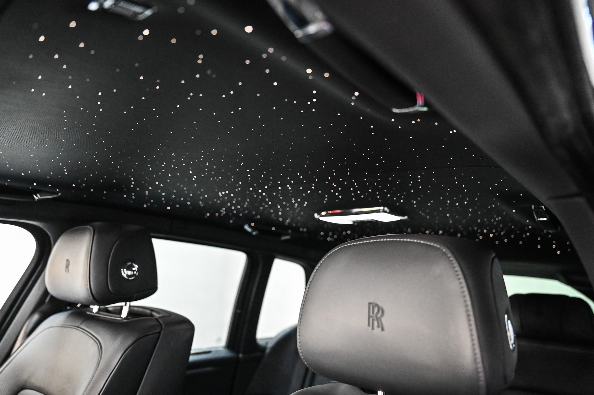 ROLLS-ROYCE Cullinan 6.7 V12 Black Badge KEYVANY HAYULA 1 of 20-image-43