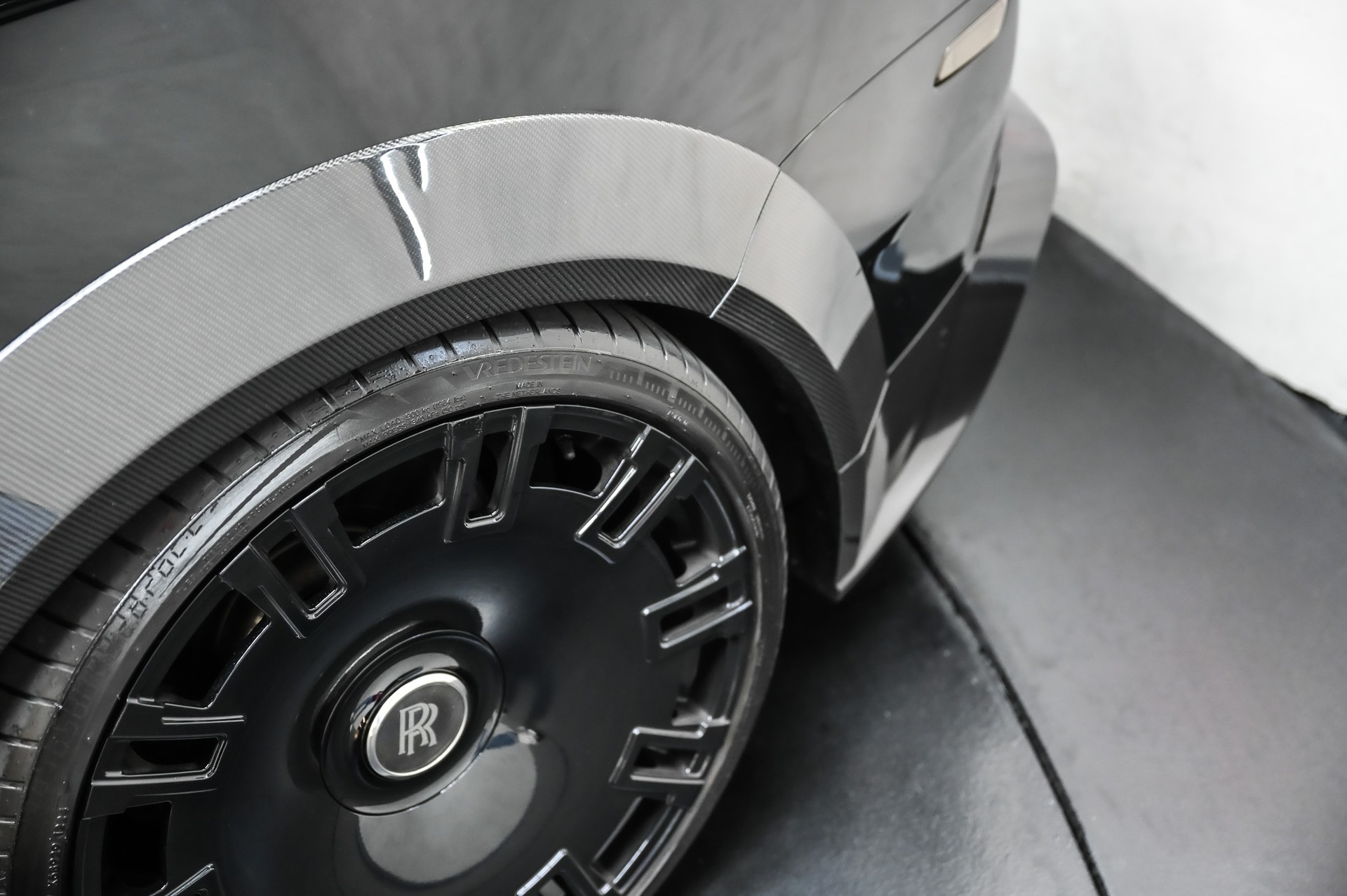 ROLLS-ROYCE Cullinan 6.7 V12 Black Badge KEYVANY HAYULA 1 of 20-image-18