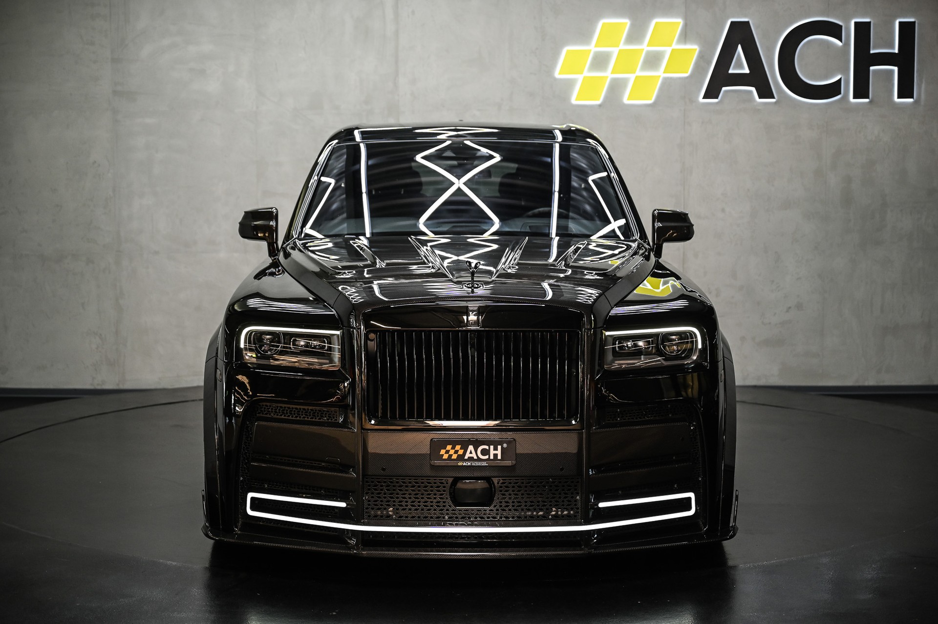 ROLLS-ROYCE Cullinan 6.7 V12 Black Badge KEYVANY HAYULA 1 of 20-showroom-element-1