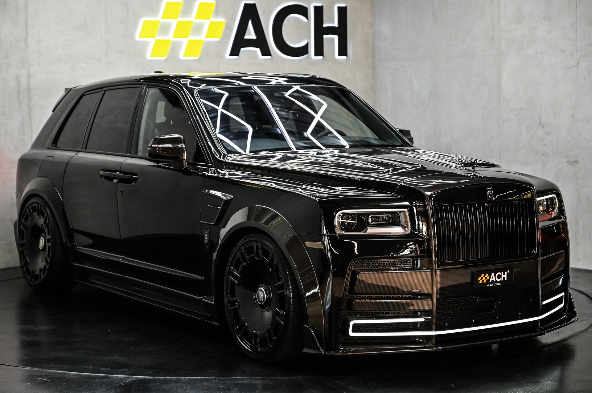 ROLLS-ROYCE Cullinan 6.7 V12 Black Badge KEYVANY HAYULA 1 of 20