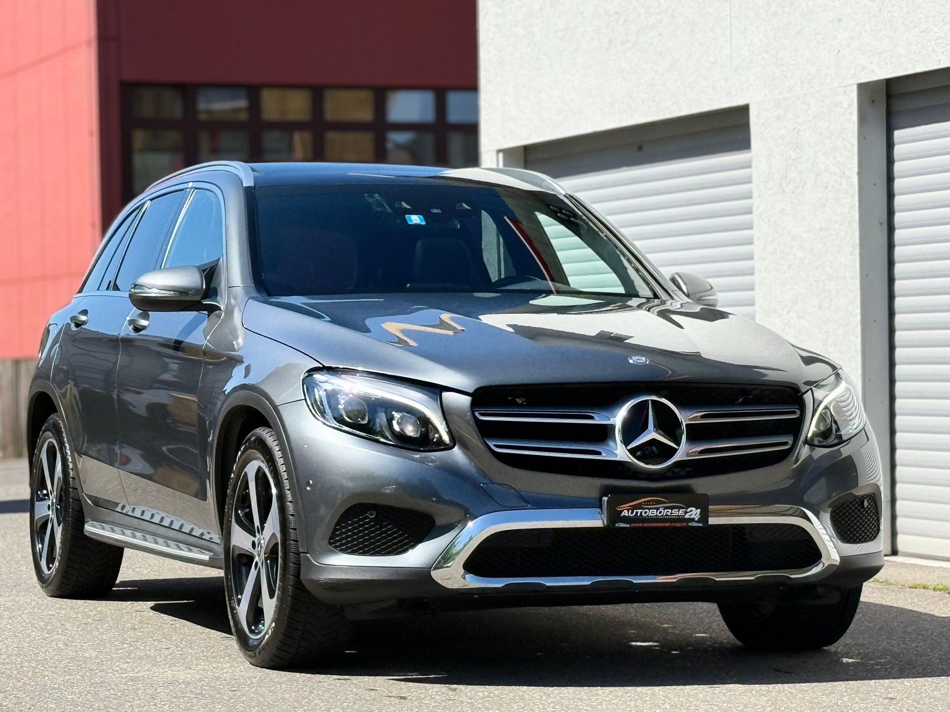 MERCEDES-BENZ GLC 250 d Exclusive 4m-showroom-element-1