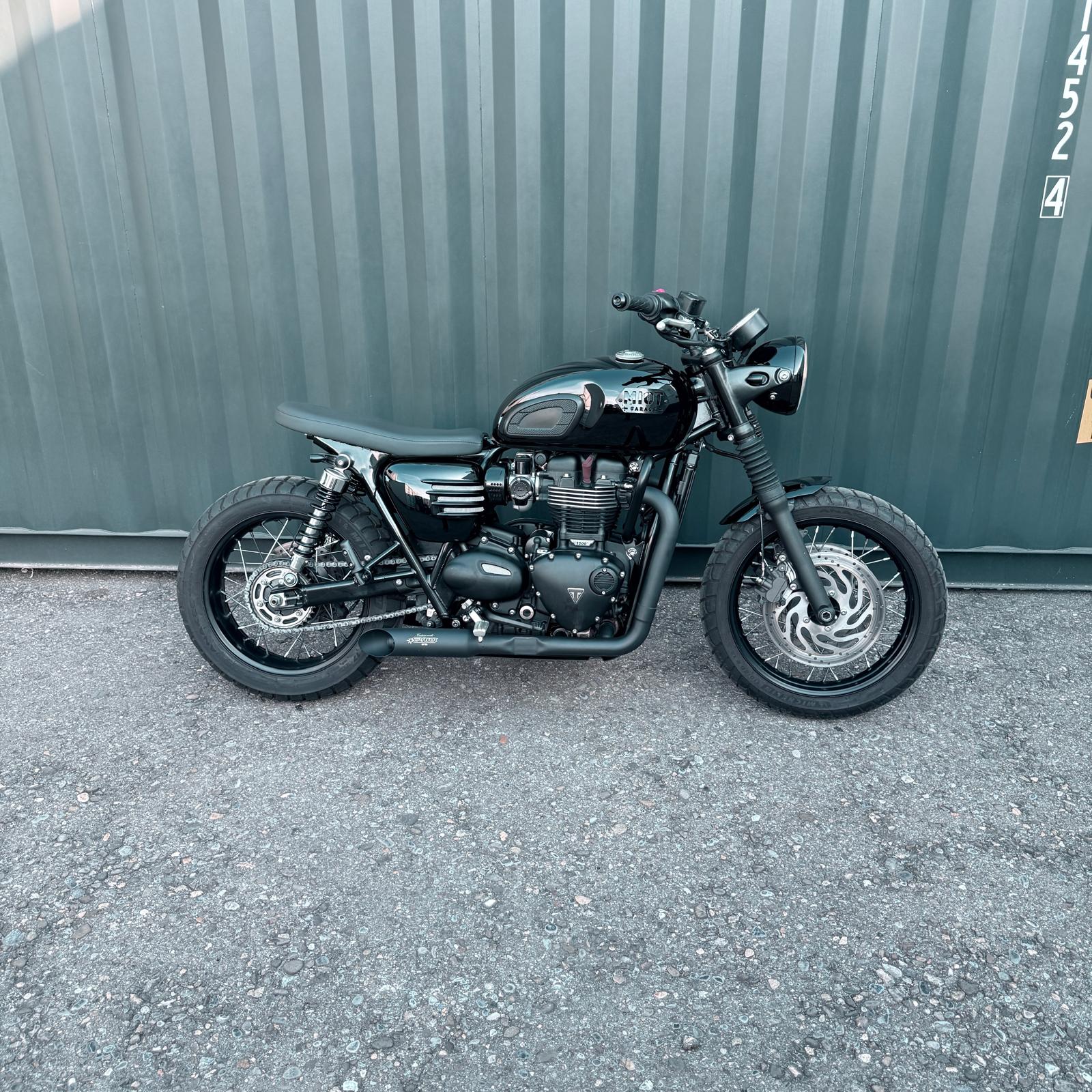 TRIUMPH Bonneville T120 Black-image-2