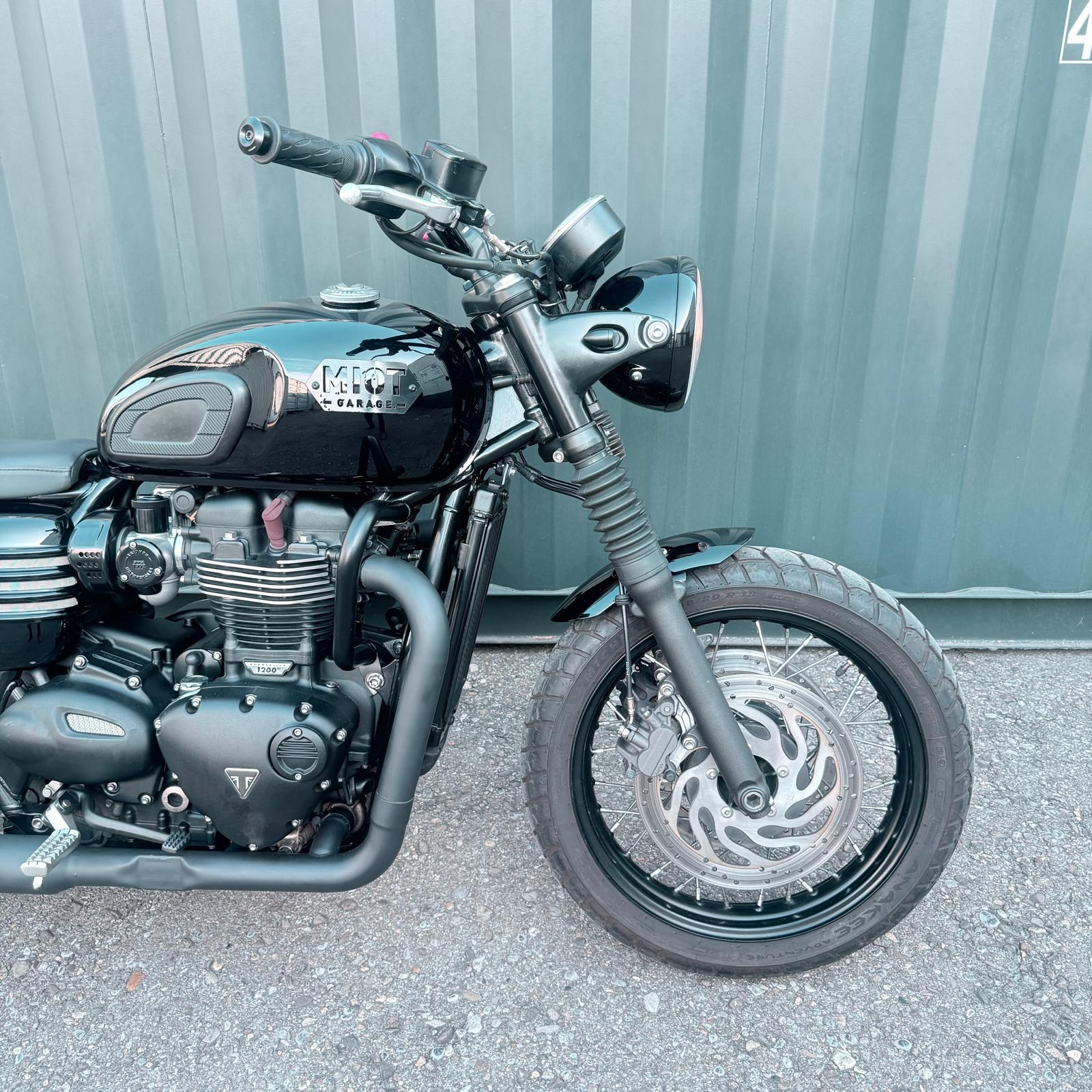 TRIUMPH Bonneville T120 Black-image-6