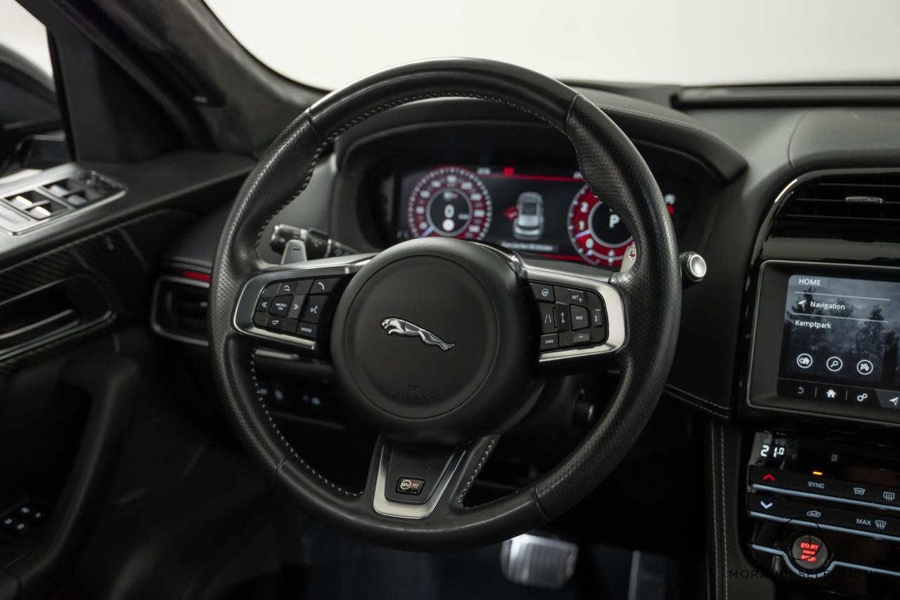JAGUAR F-Pace 5.0 V8 SVR AWD-image-18