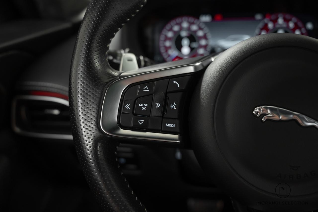 JAGUAR F-Pace 5.0 V8 SVR AWD-image-16