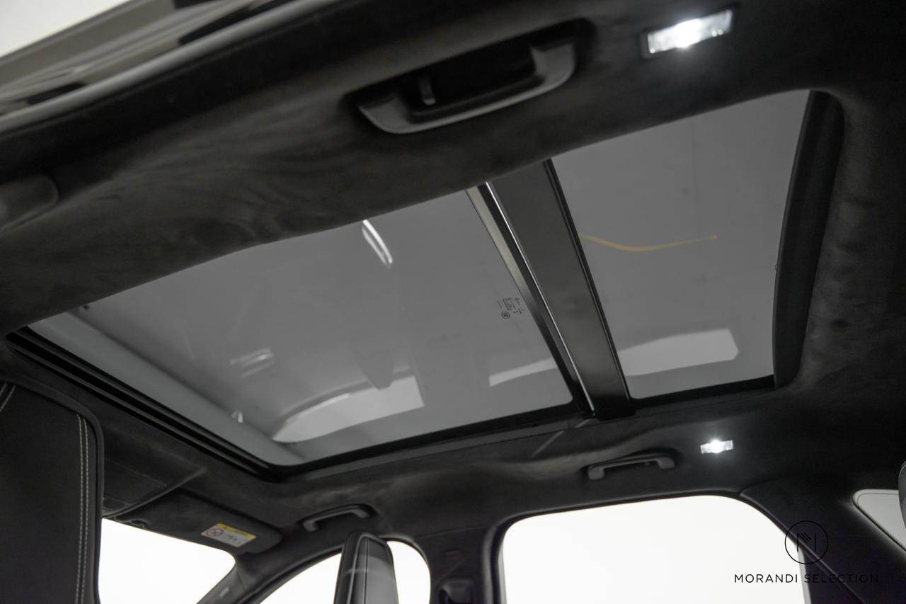 JAGUAR F-Pace 5.0 V8 SVR AWD-image-21