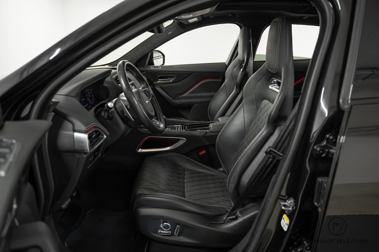 JAGUAR F-Pace 5.0 V8 SVR AWD-image-13