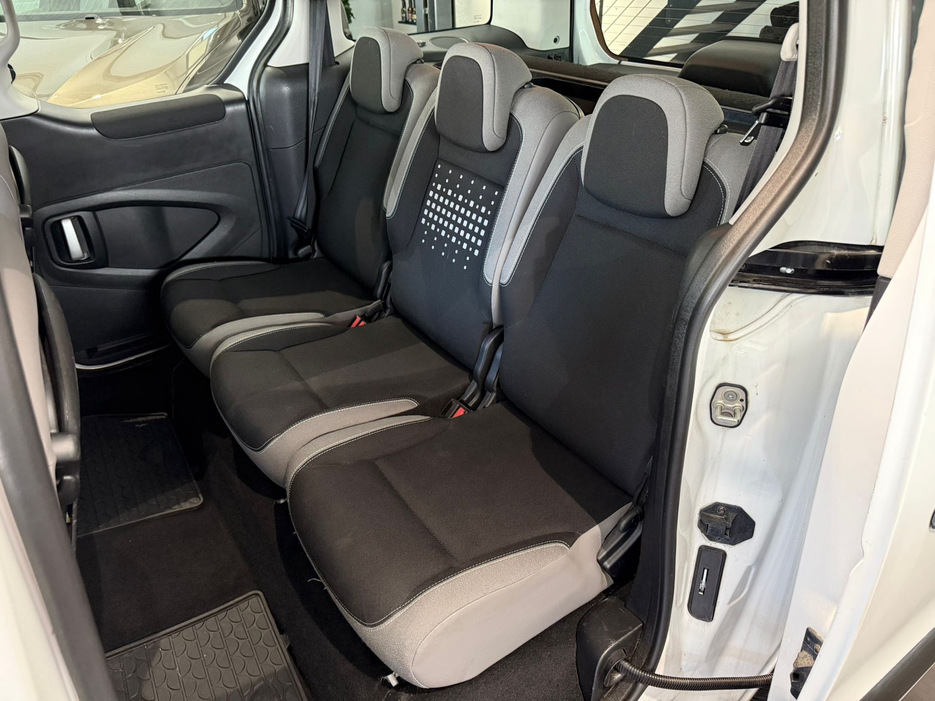 CITROEN Berlingo 1.6 VTi Feel-image-9