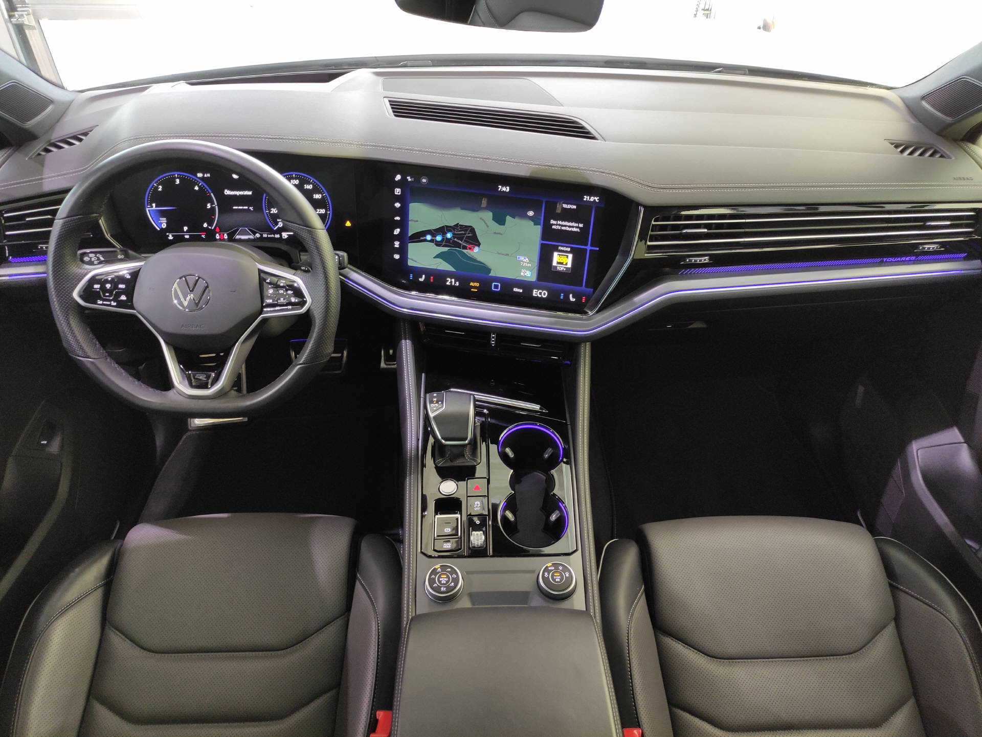 VW Touareg 3.0 V6 TDI R-Line Black-Style-image-12