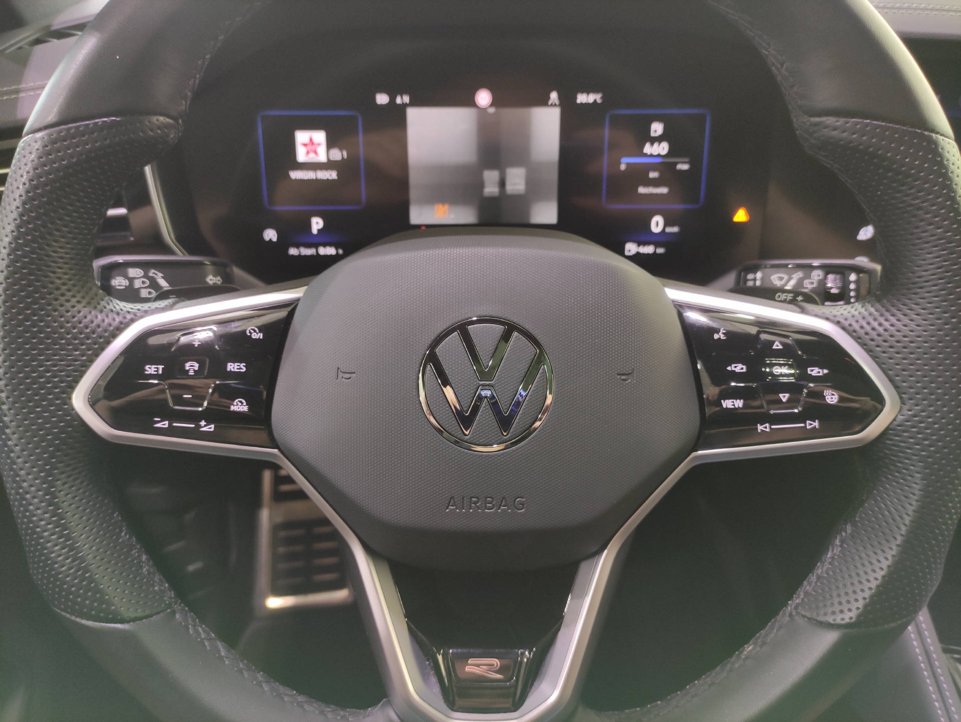 VW Touareg 3.0 V6 TDI R-Line Black-Style-image-5