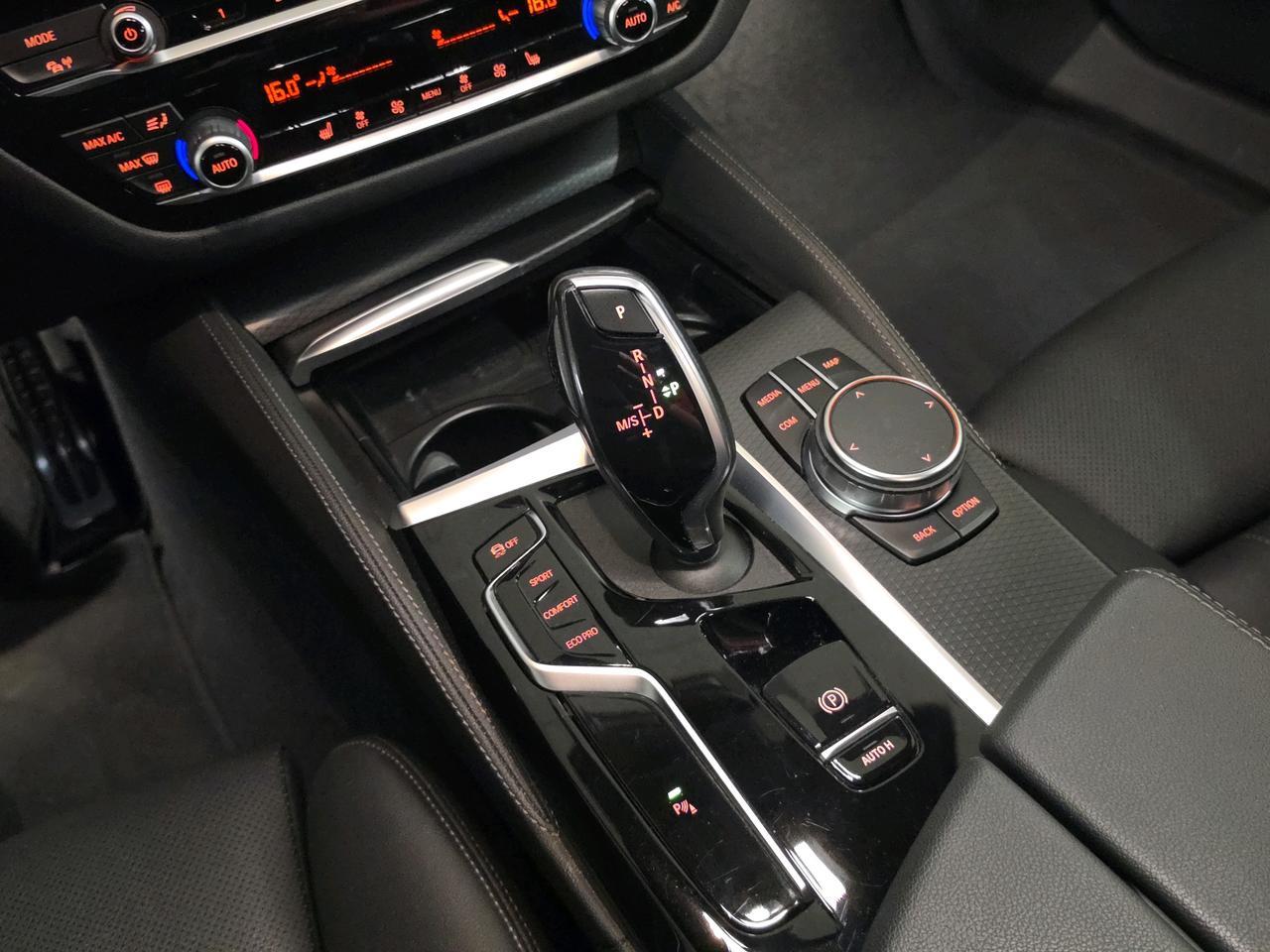 BMW 530d xDrive Touring M Sport-image-17