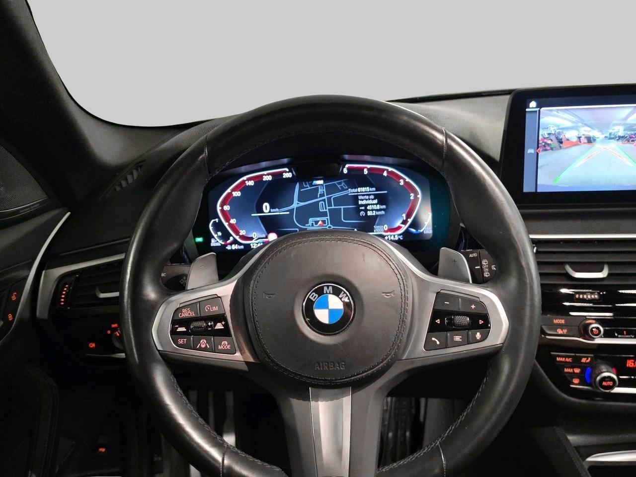 BMW 530d xDrive Touring M Sport-image-16