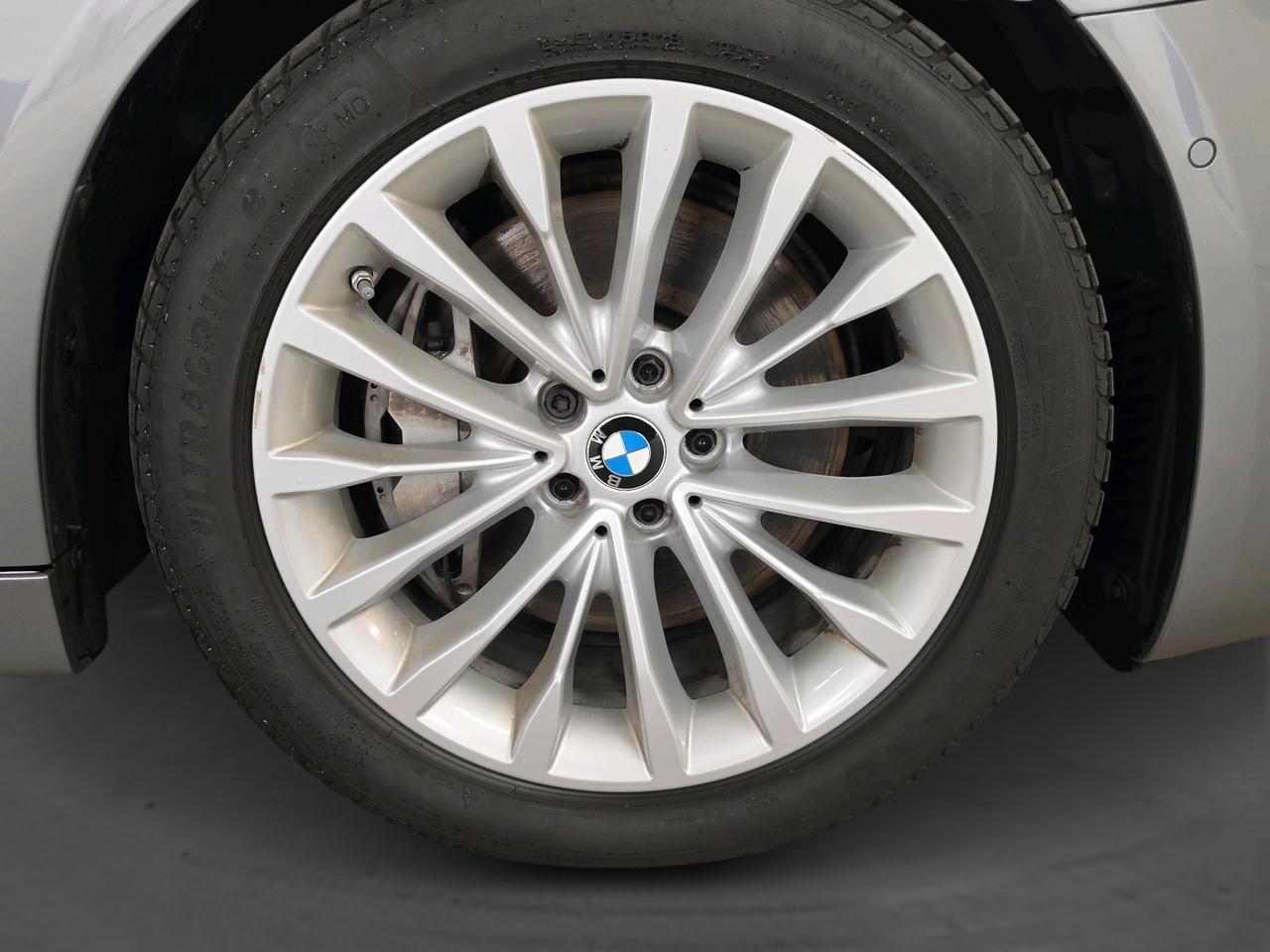 BMW 530d xDrive Touring M Sport-image-11