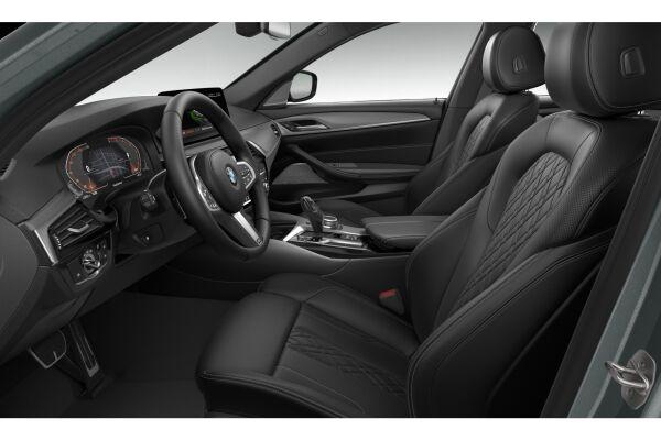 BMW 530d xDrive Touring M Sport-image-4