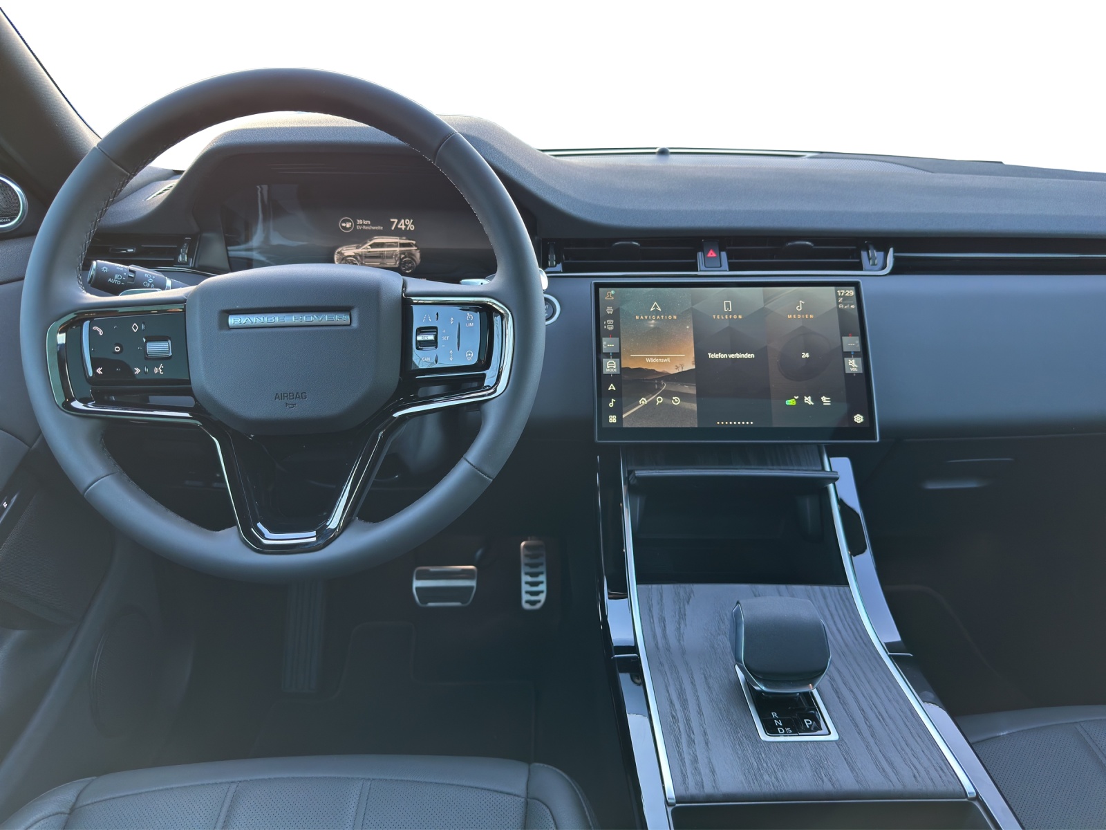 LAND ROVER Range Rover Evoque 1.5 T 270e Dynamic SE-showroom-element-3