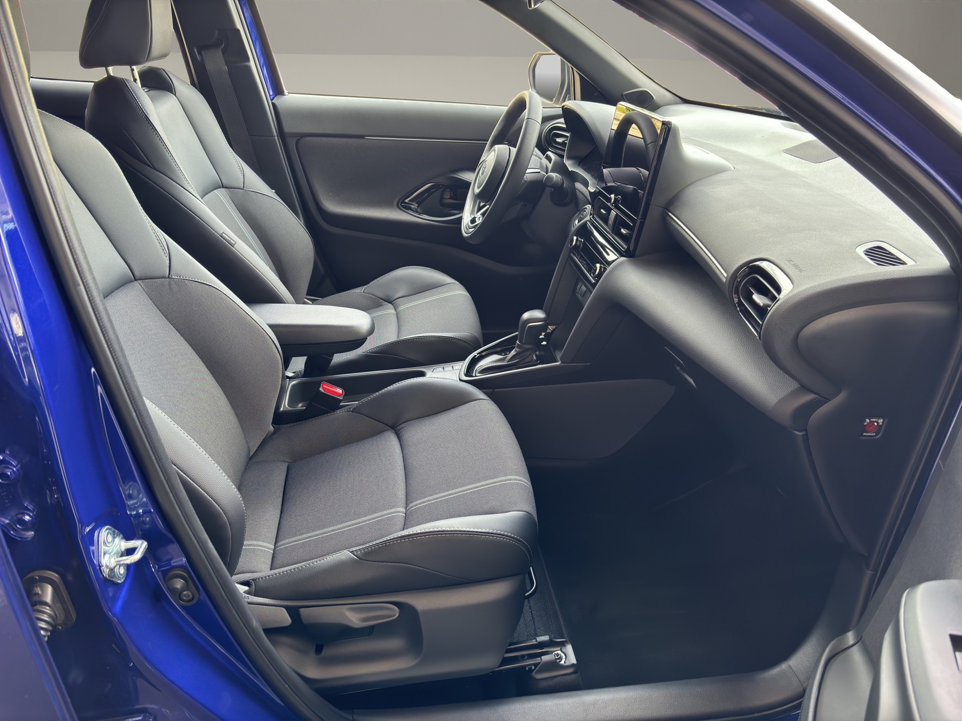 TOYOTA Yaris Cross 1.5 Elegant e-CVT-image-11