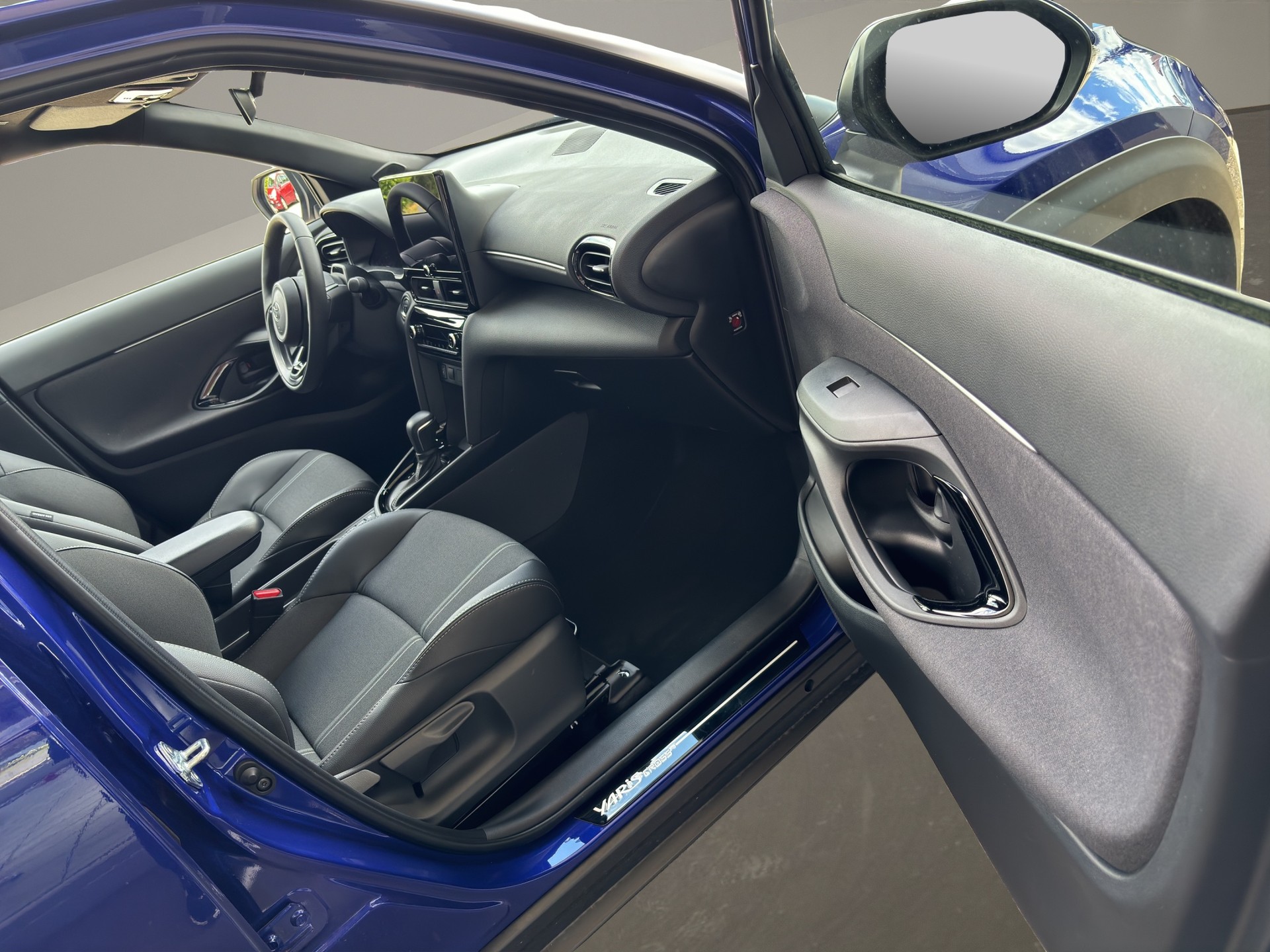 TOYOTA Yaris Cross 1.5 Elegant e-CVT-image-14