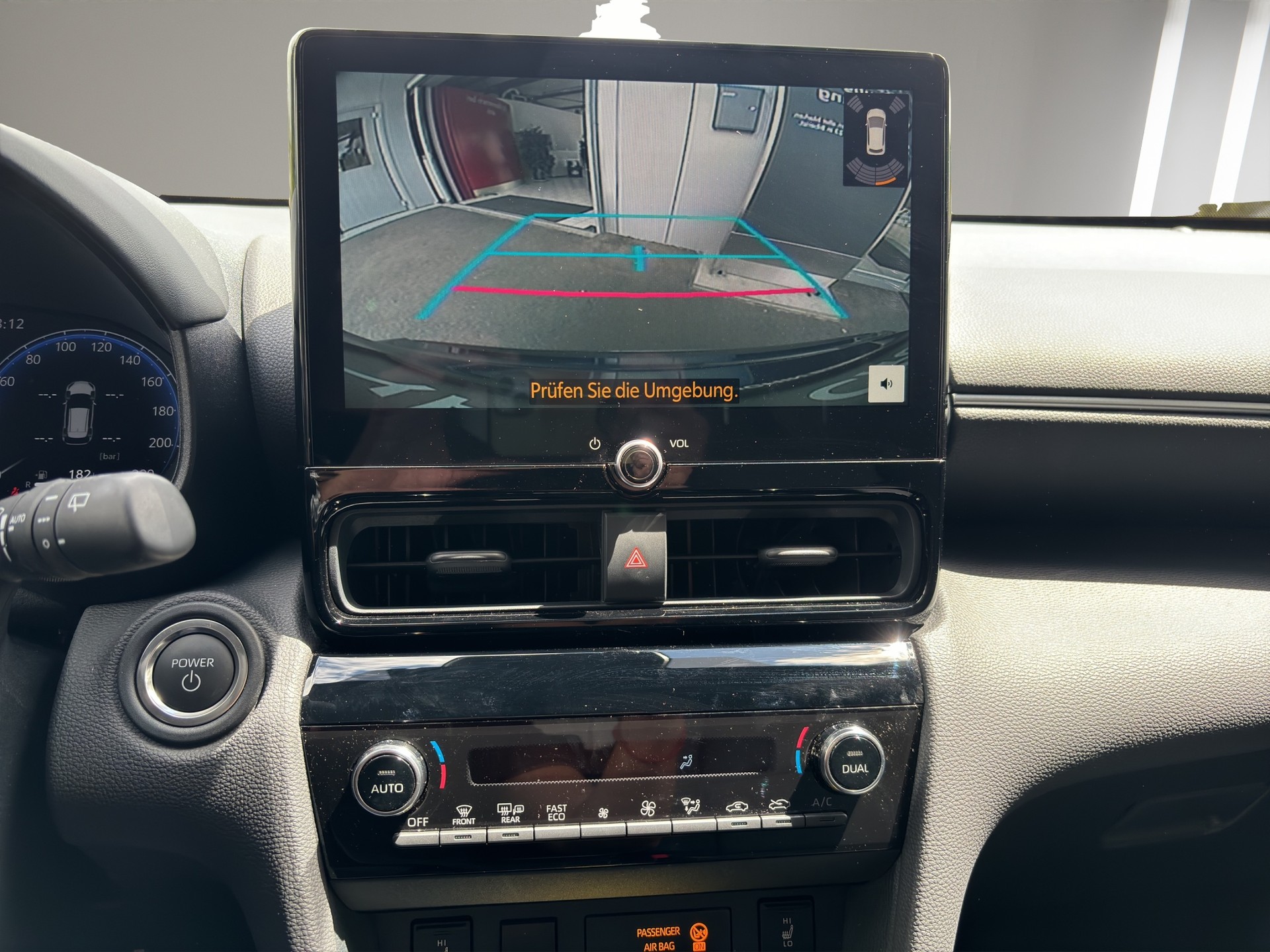 TOYOTA Yaris Cross 1.5 Elegant e-CVT-image-24