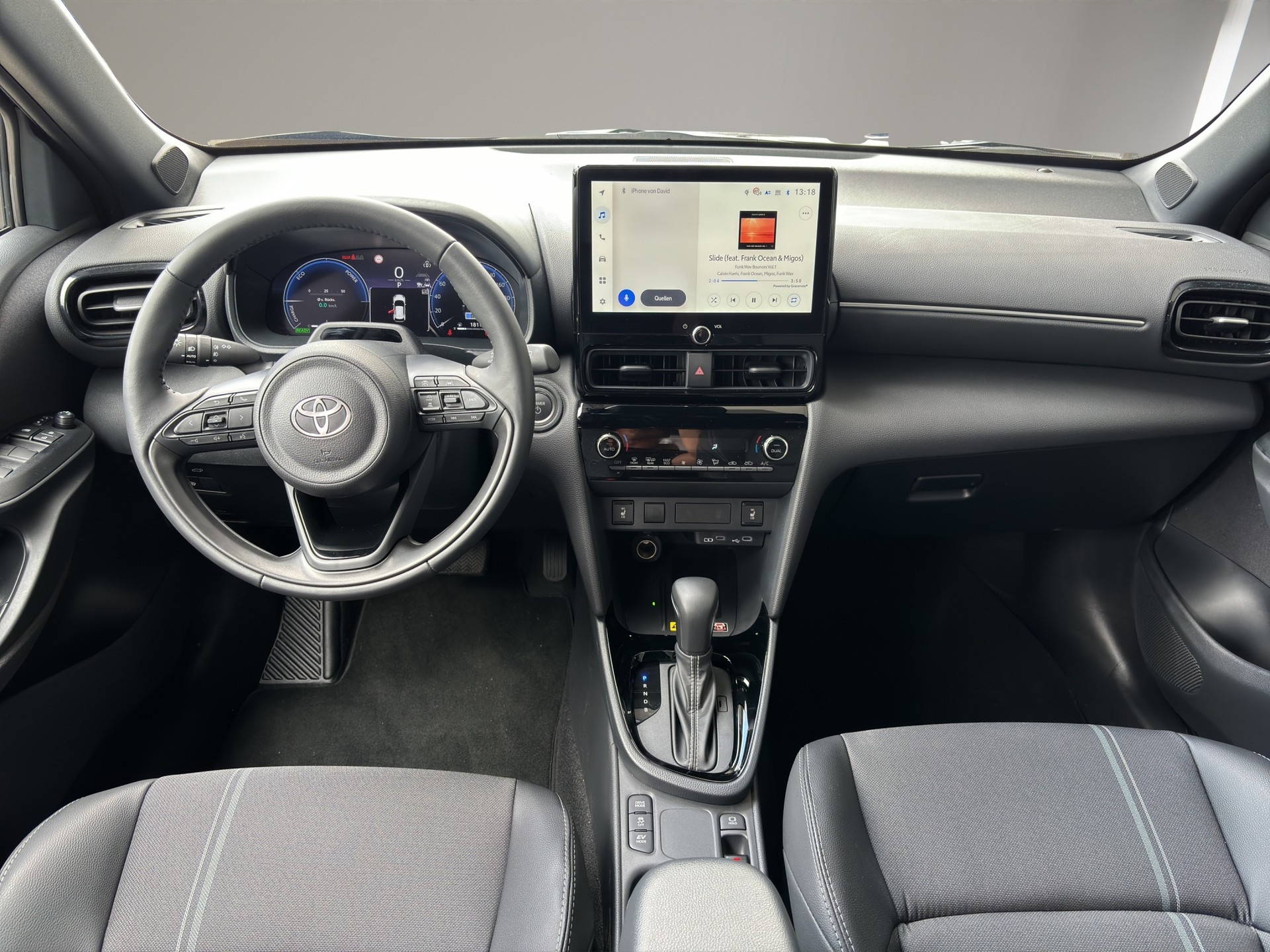 TOYOTA Yaris Cross 1.5 Elegant e-CVT-image-17