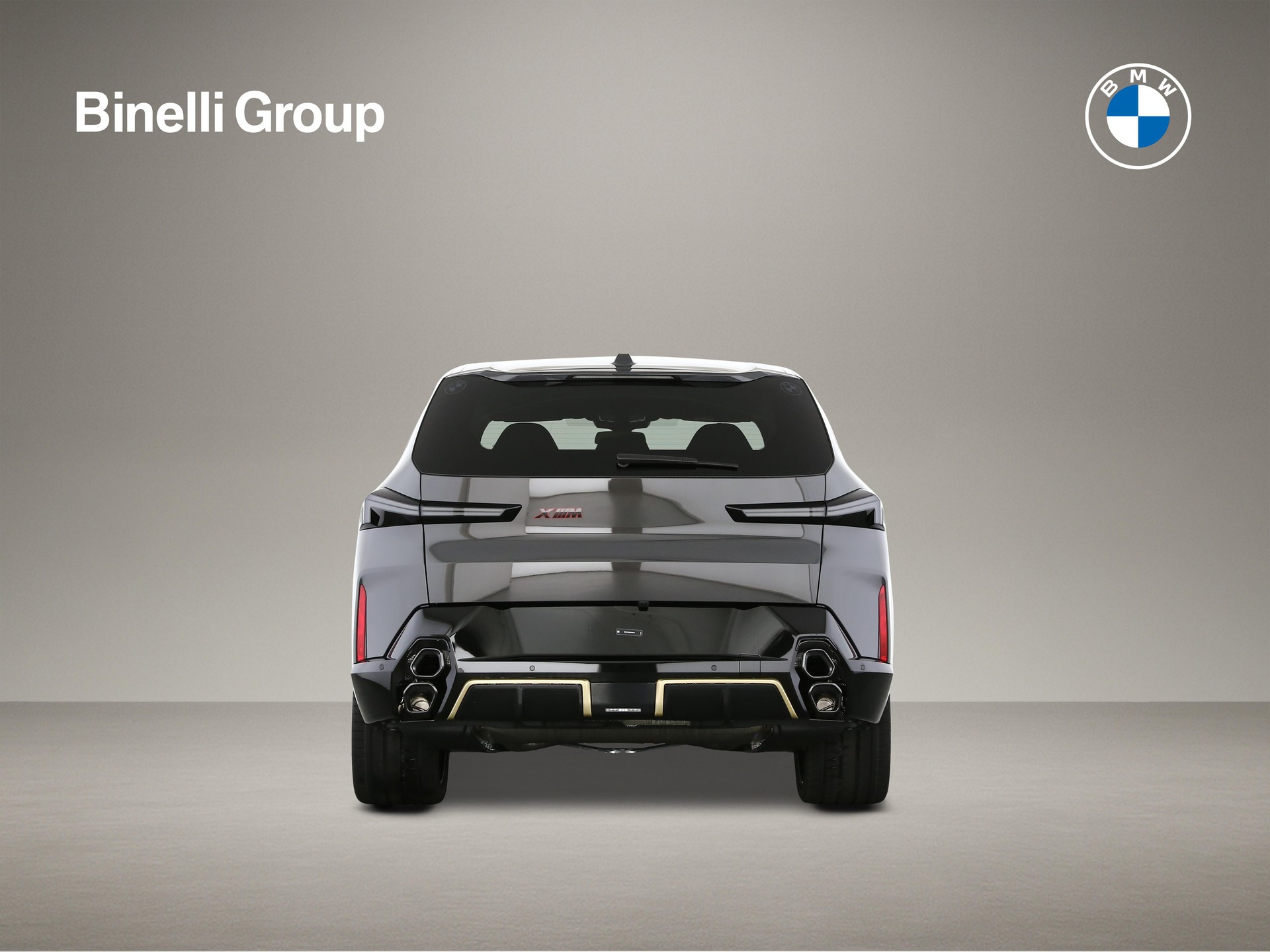 BMW XM Label Plug-in Hybrid-showroom-element-3