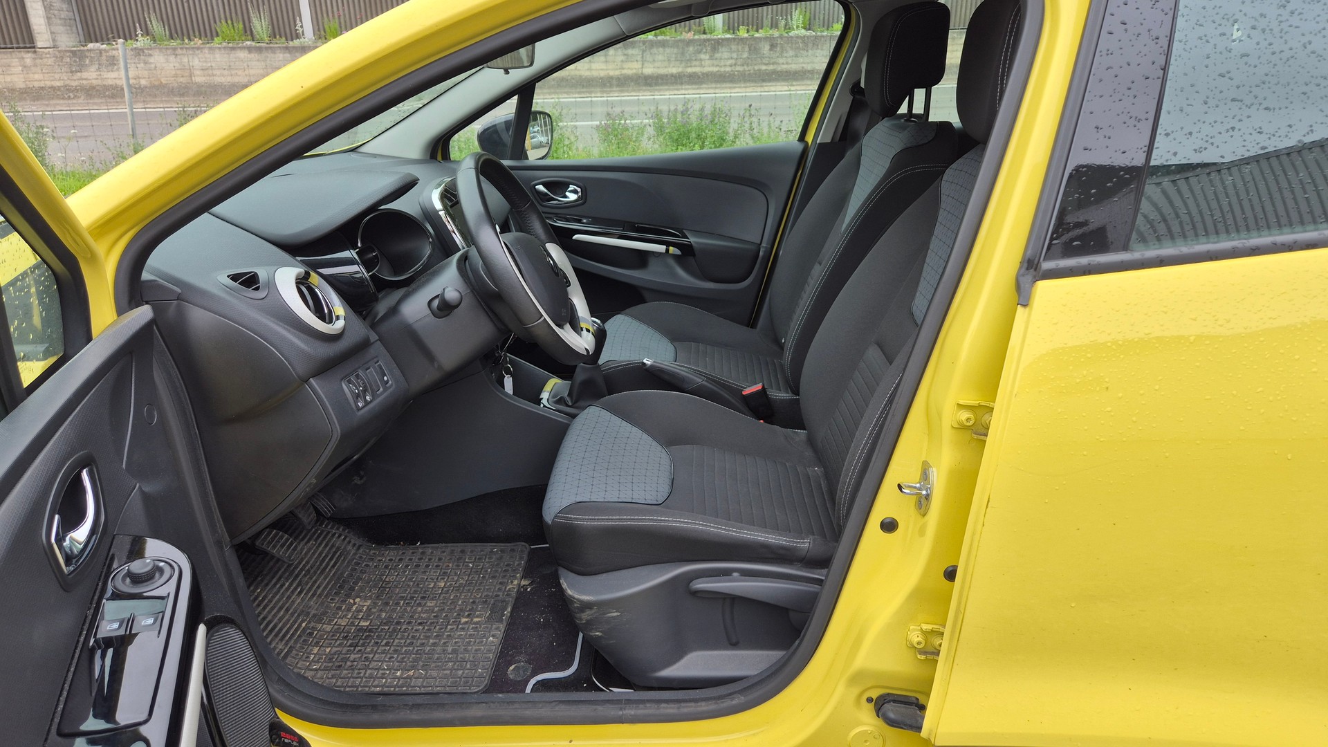 RENAULT Clio 1.5 dCi Dynamique-image-8