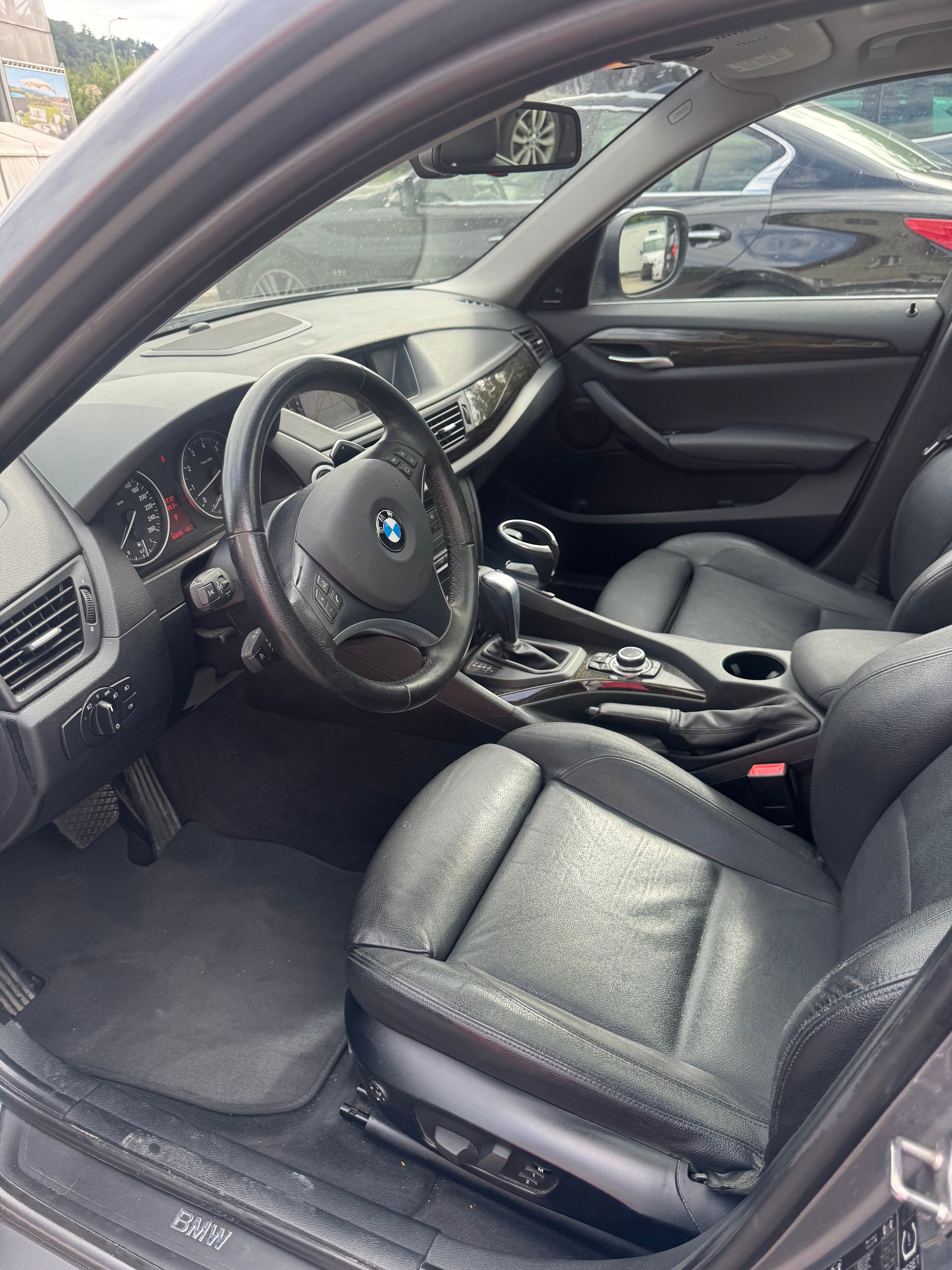 BMW X1 xDrive 28i Steptronic-image-8