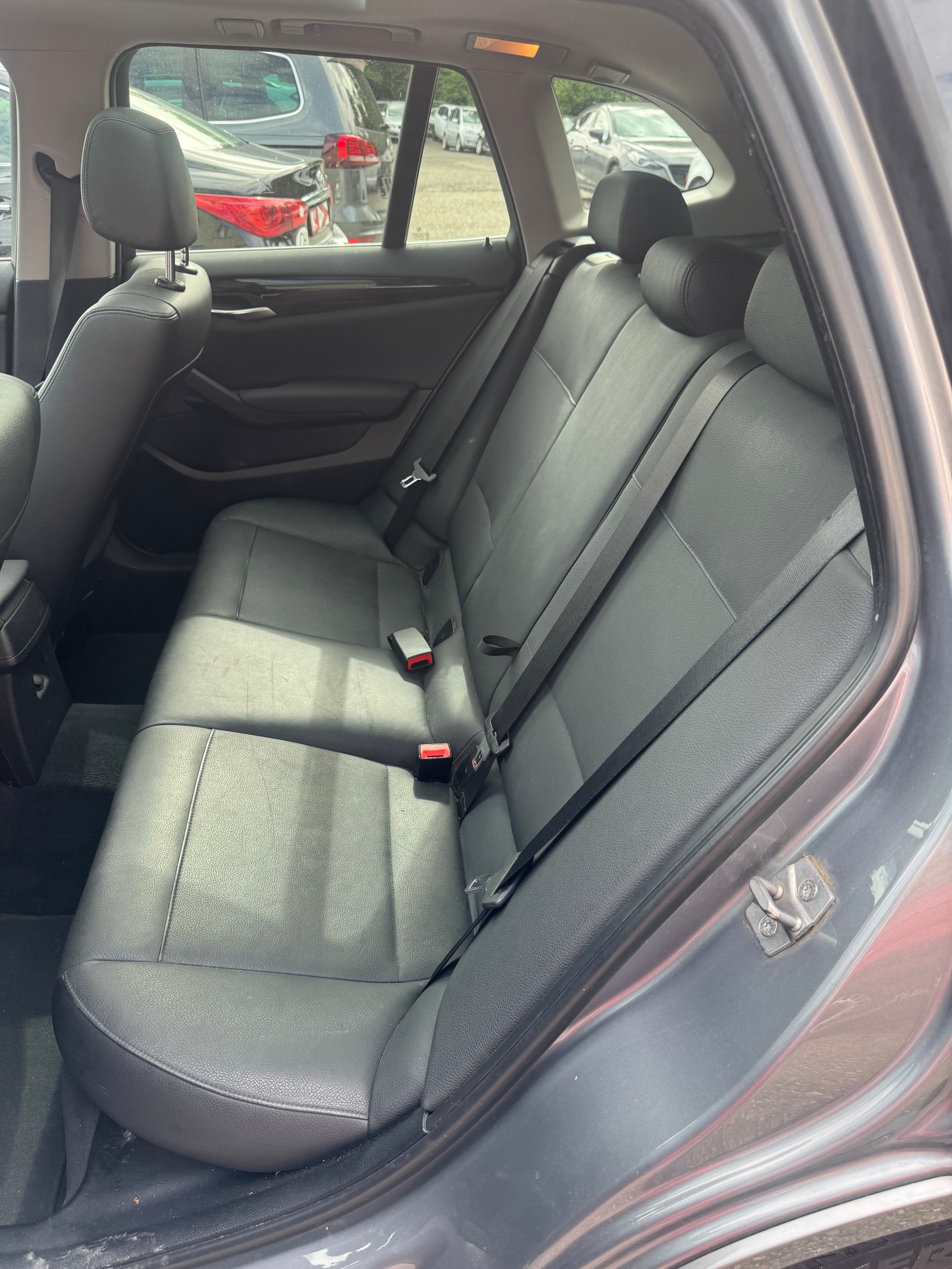BMW X1 xDrive 28i Steptronic-image-7