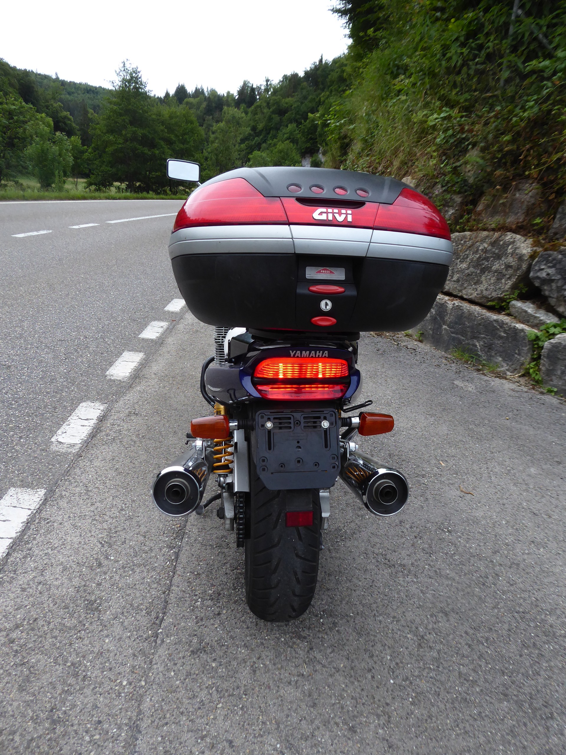 YAMAHA XJR 1300-image-3