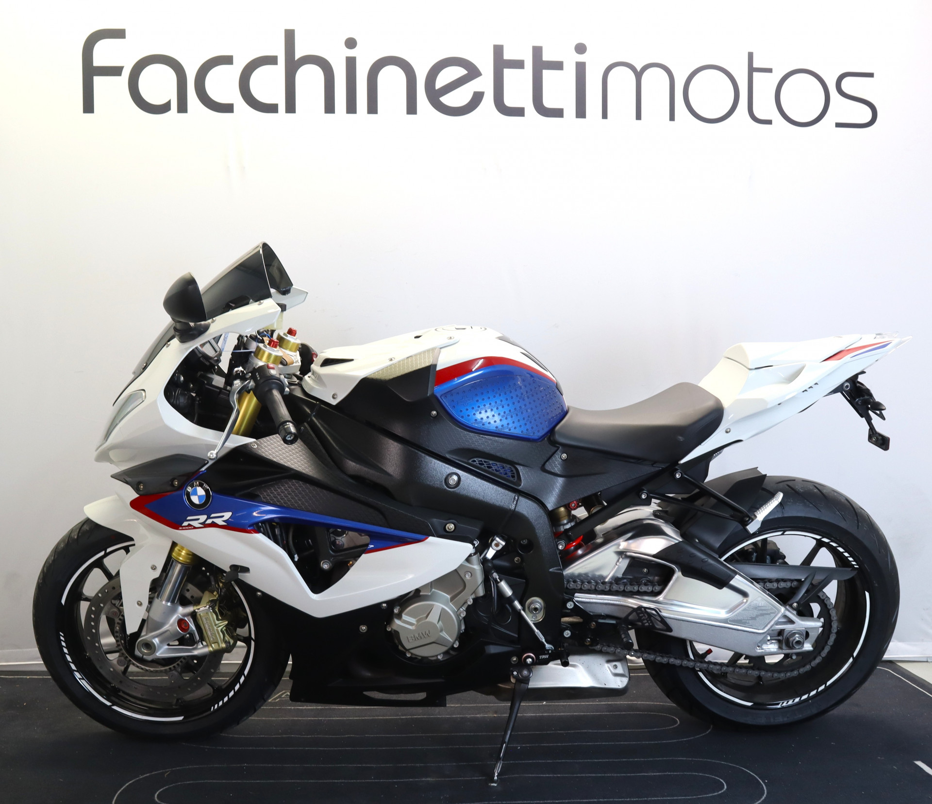 BMW S 1000 RR-image-1