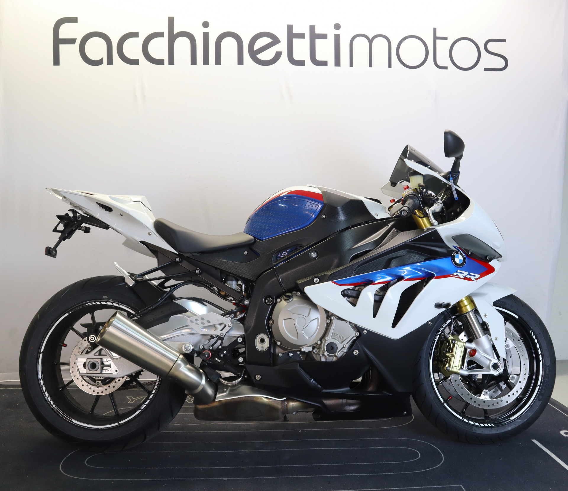 BMW S 1000 RR-image-0