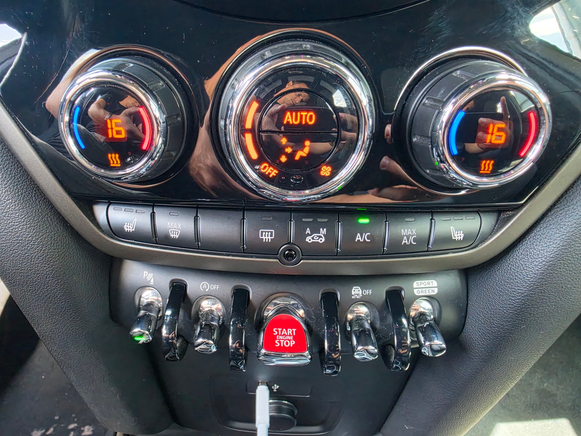 MINI Countryman Cooper ALL4-image-13