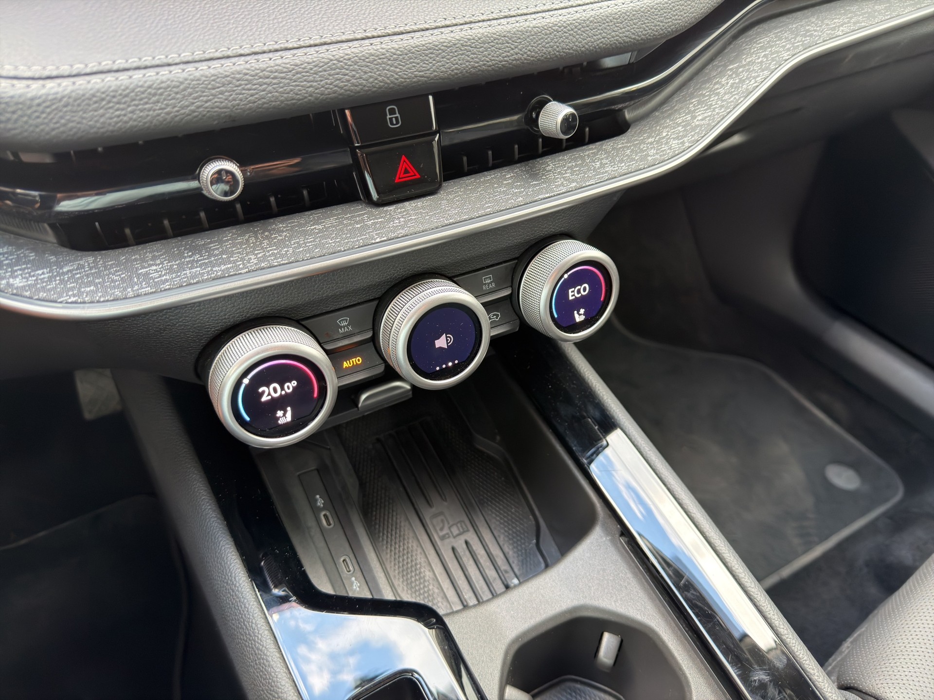 SKODA Superb Combi 1.5 TSI PHEV Selection DSG-image-20
