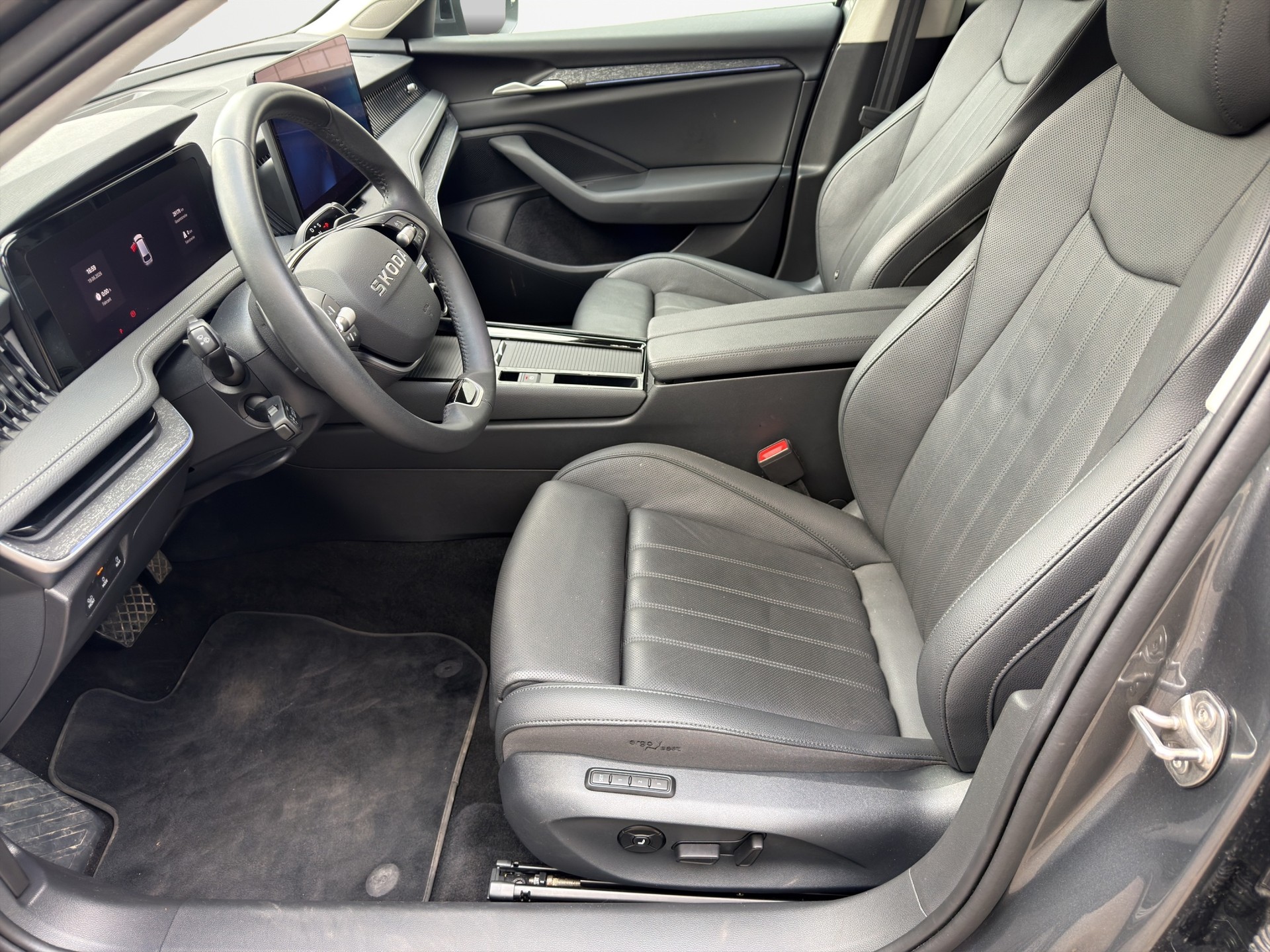 SKODA Superb Combi 1.5 TSI PHEV Selection DSG-image-10