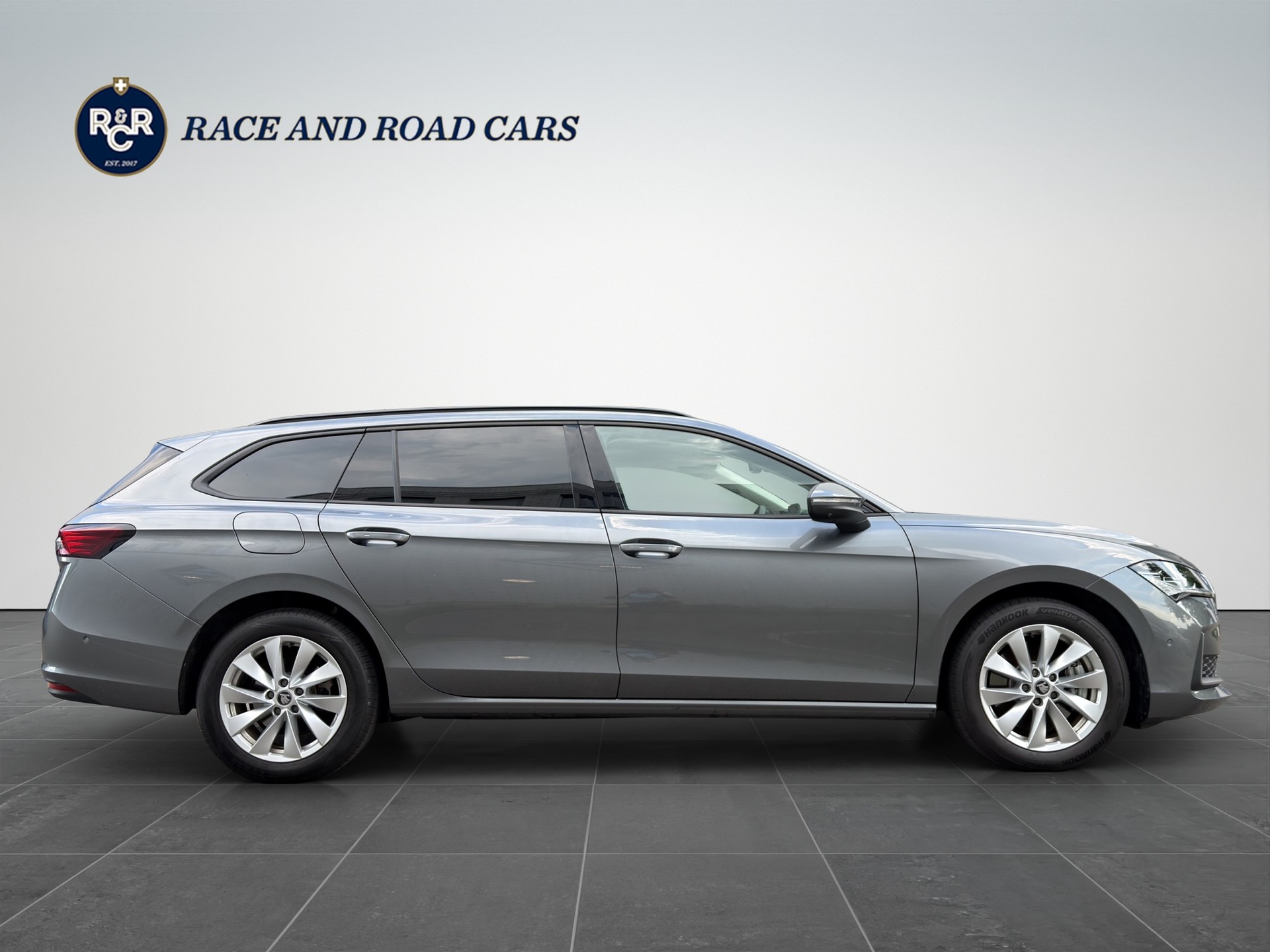 SKODA Superb Combi 1.5 TSI PHEV Selection DSG-showroom-element-3