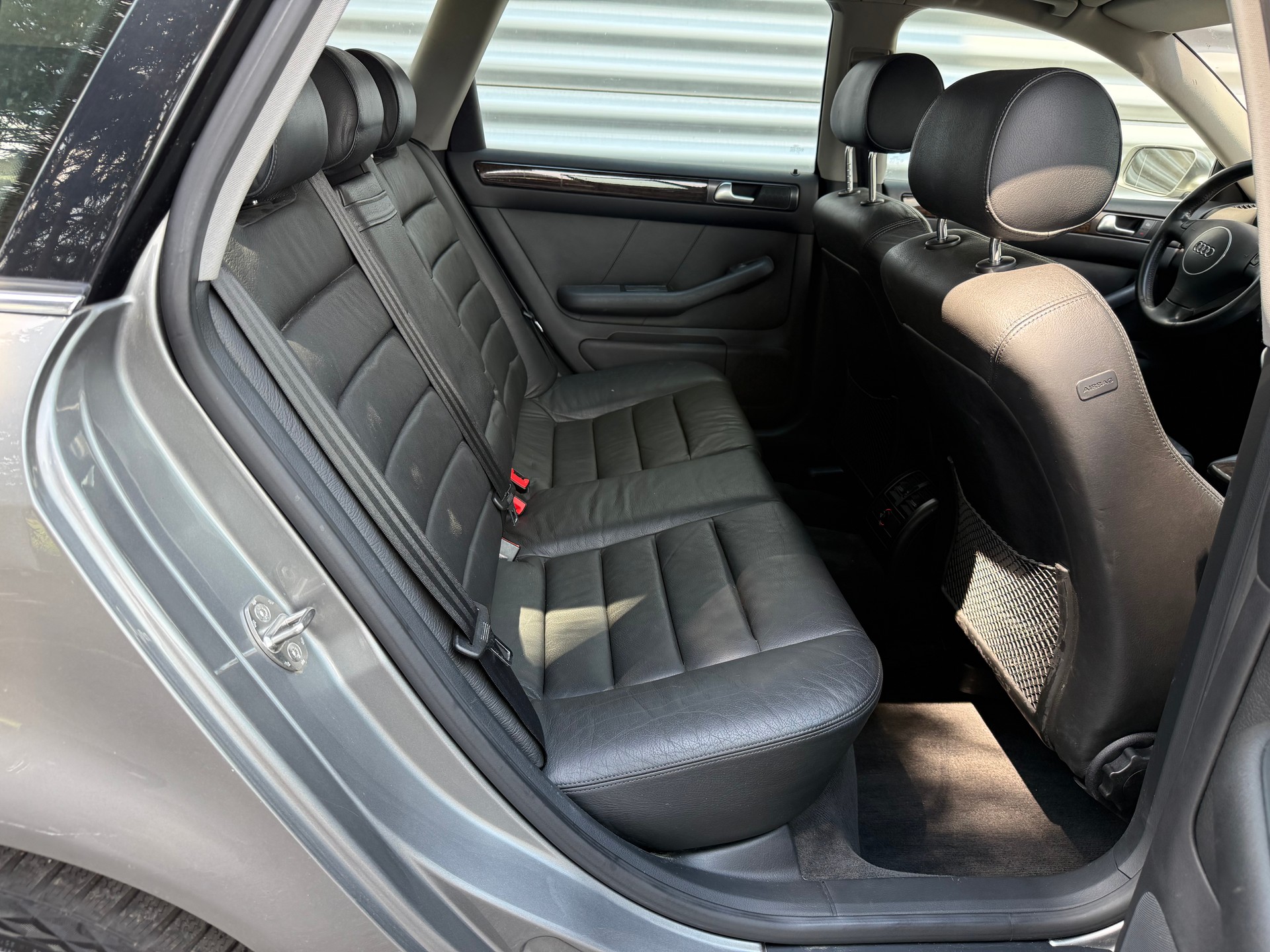 AUDI A6 Avant 3.0 quattro-image-9