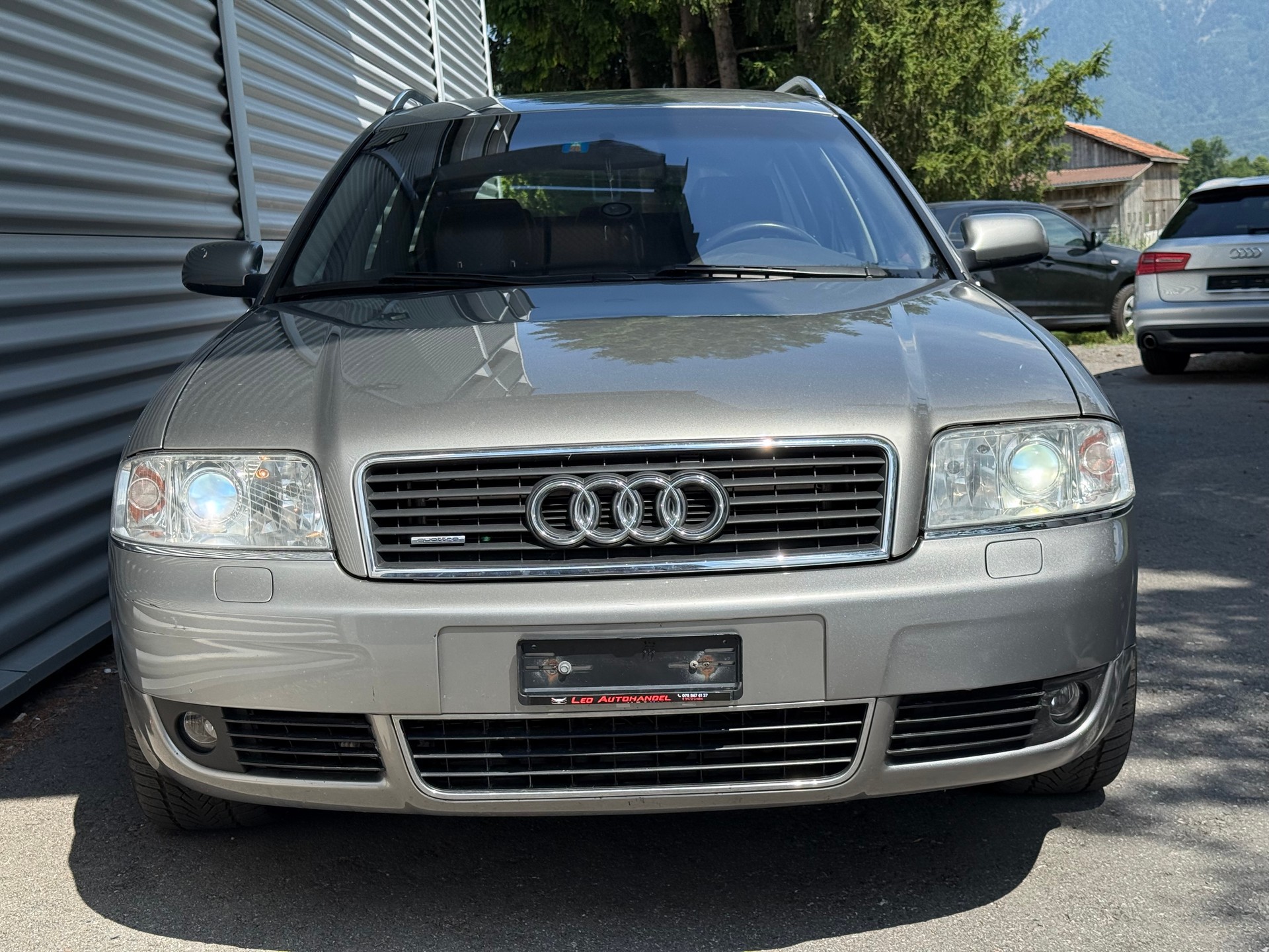 AUDI A6 Avant 3.0 quattro-image-1