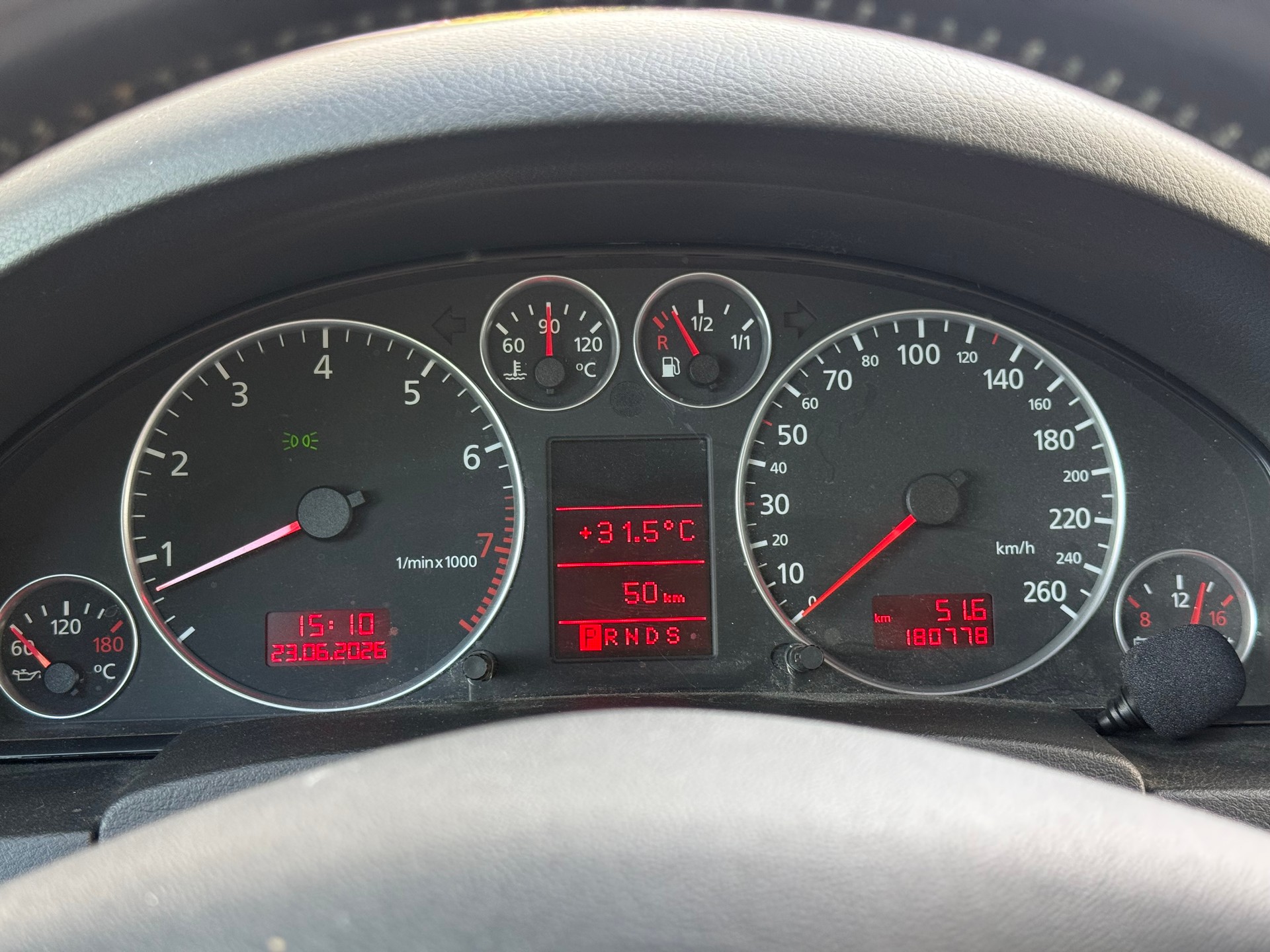 AUDI A6 Avant 3.0 quattro-image-11