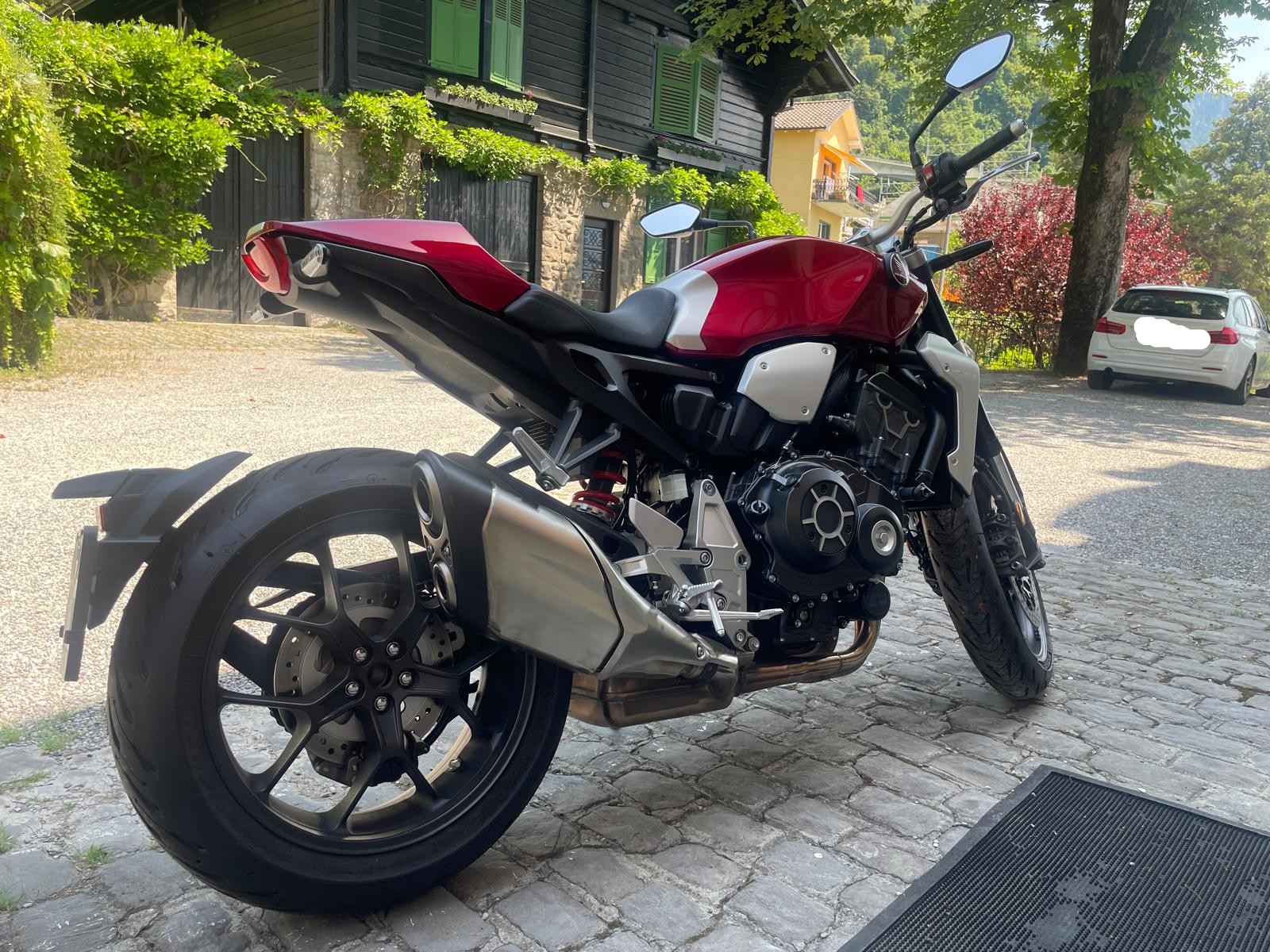 HONDA CB 1000 R ABS-image-4