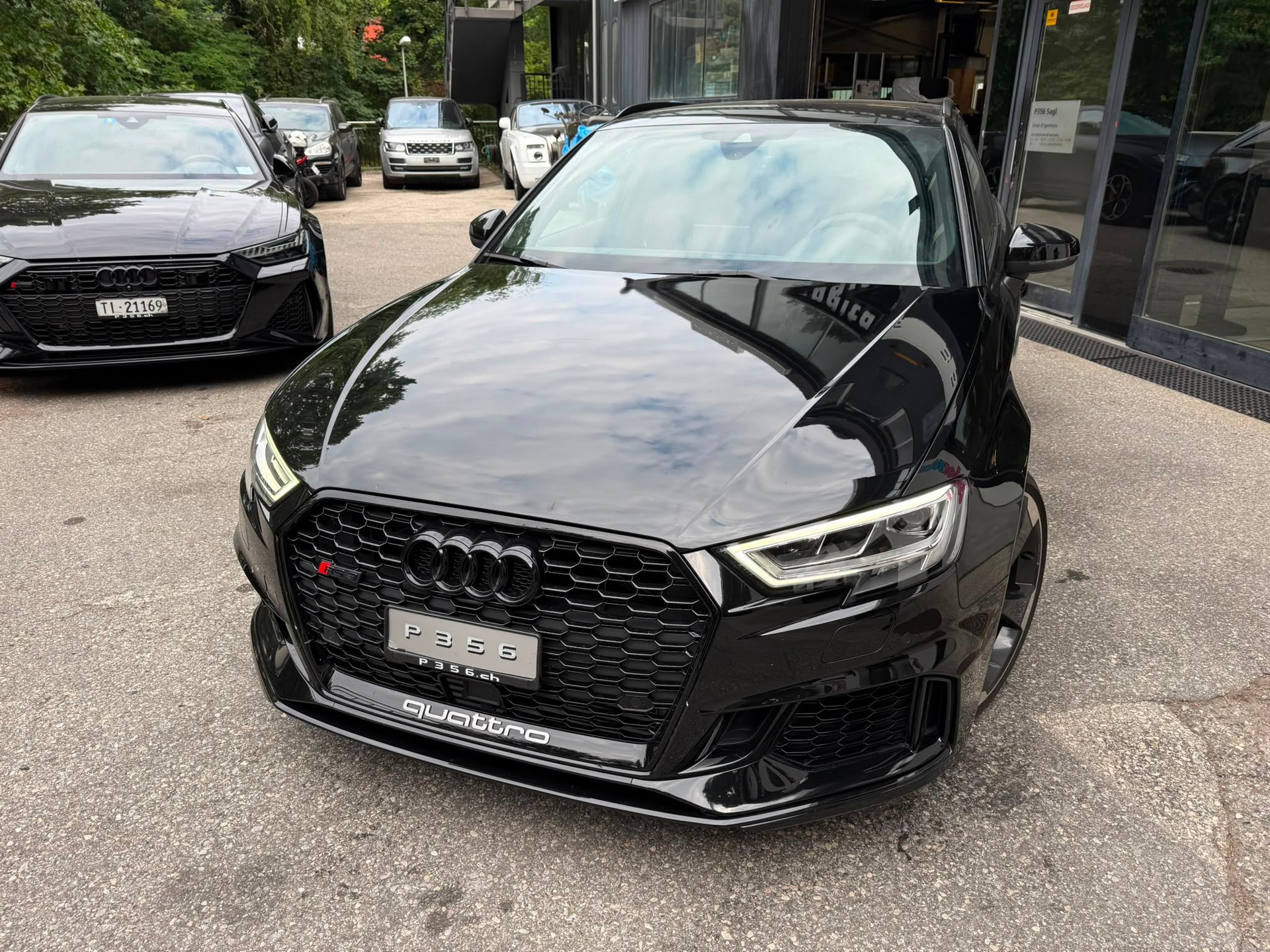 AUDI RS3 Sportback 2.5 TSI quattro S-tronic-image-2