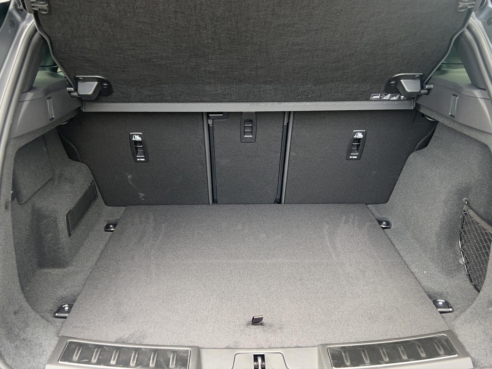 LAND ROVER Range Rover Evoque 2.0 T 250 Dynamic SE mit Surround Camera-image-16