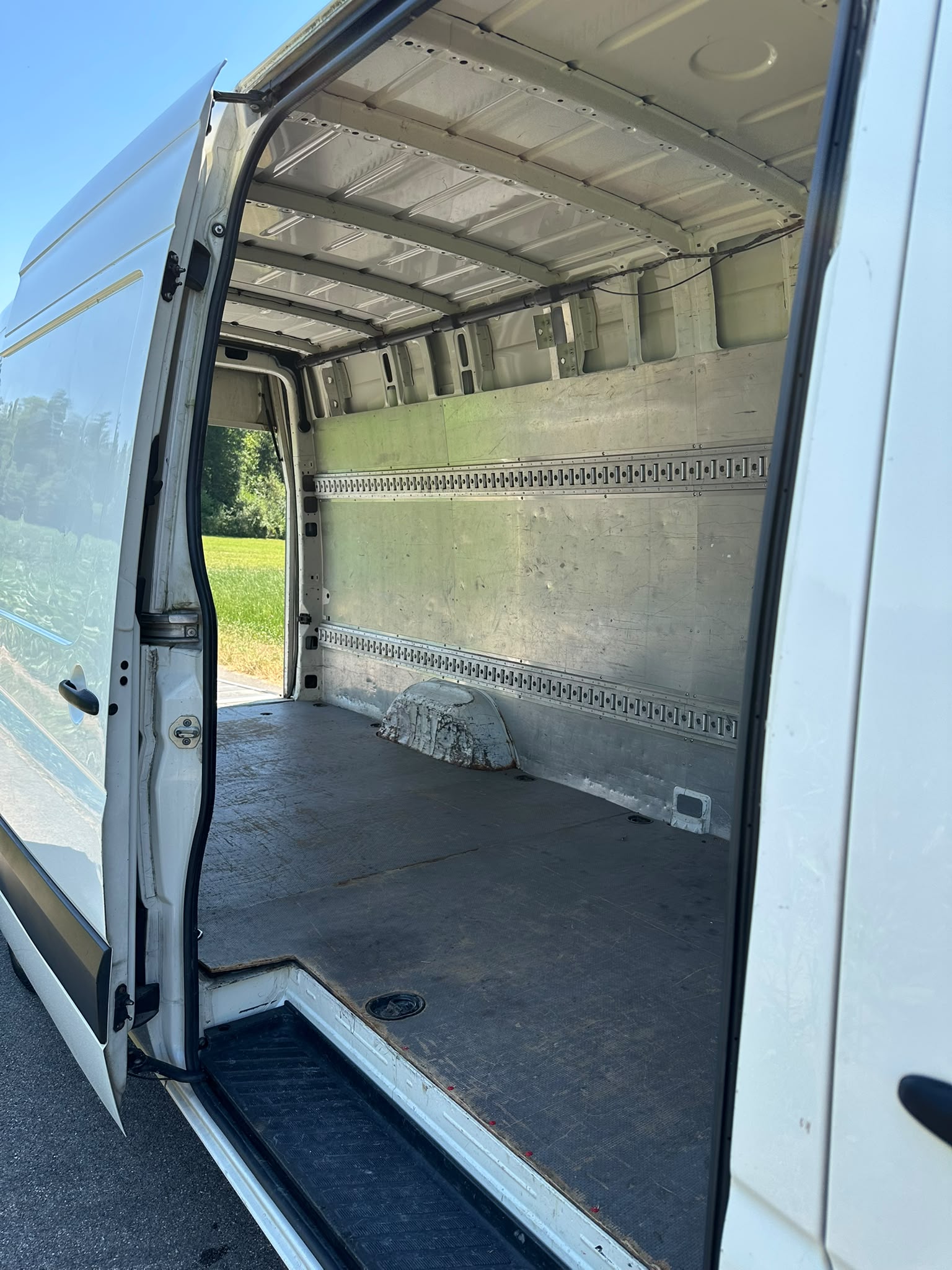 VW Crafter 35L 2.0 TDI CR-image-9