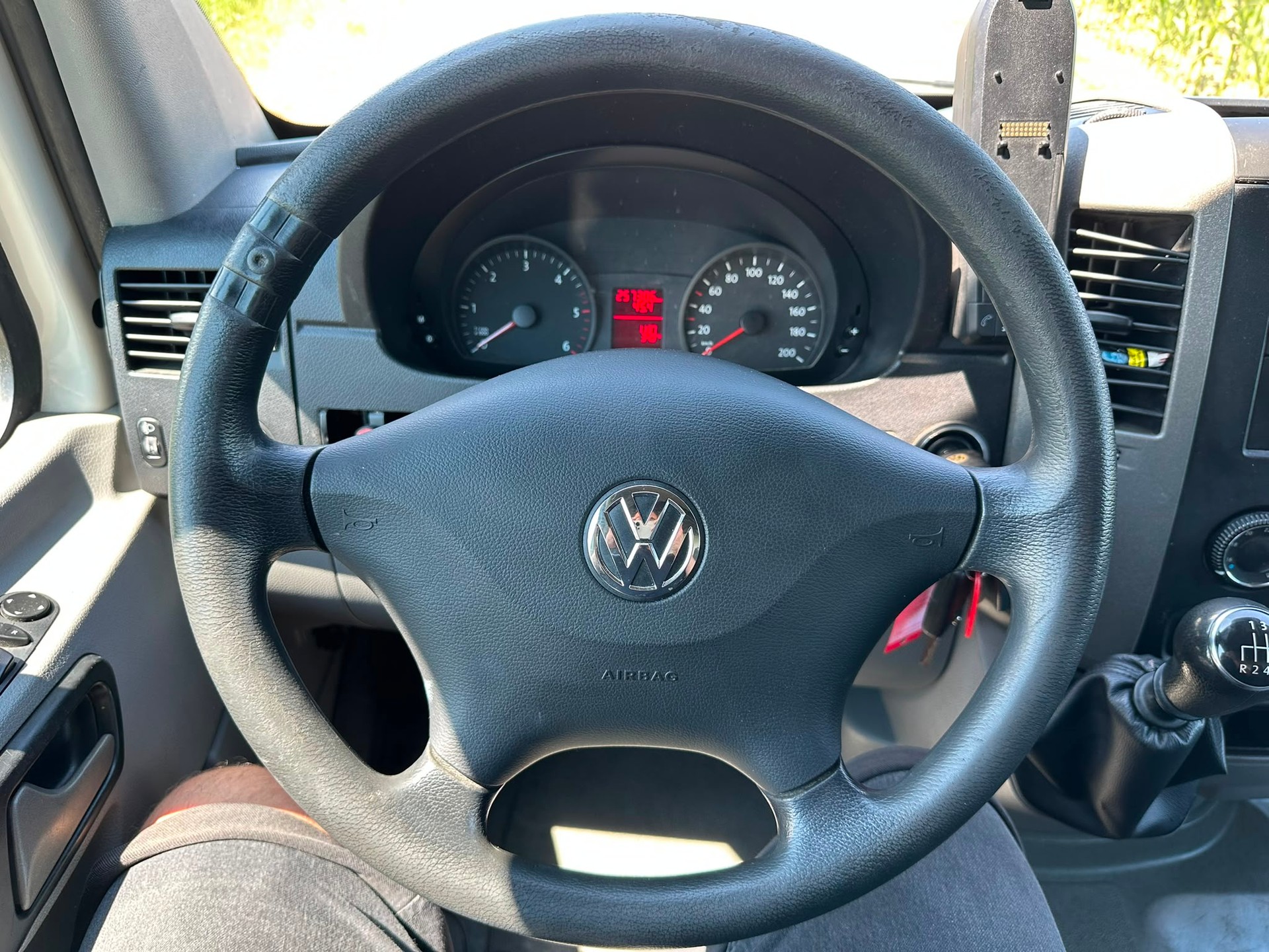 VW Crafter 35L 2.0 TDI CR-image-17