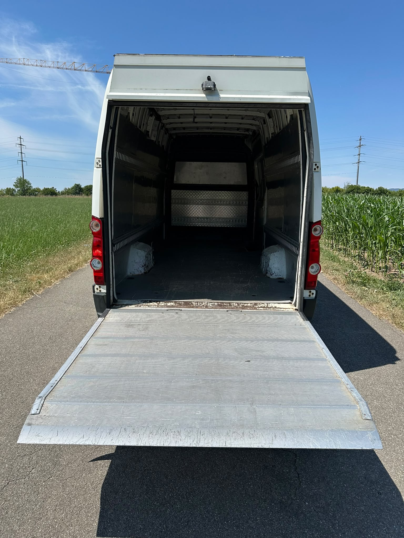 VW Crafter 35L 2.0 TDI CR-image-13