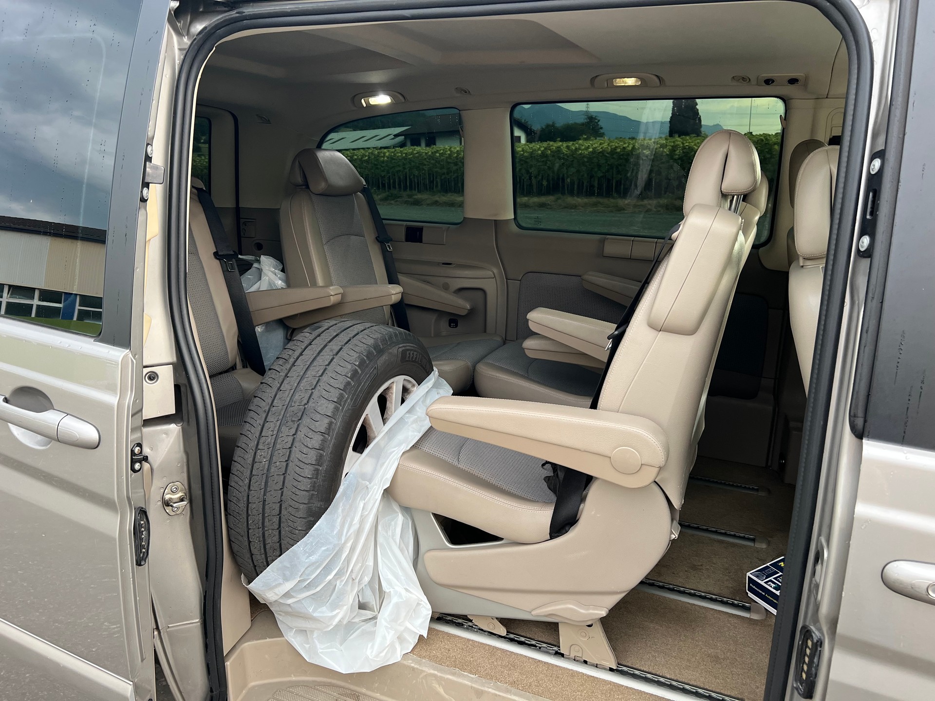 MERCEDES-BENZ VIANO-image-8