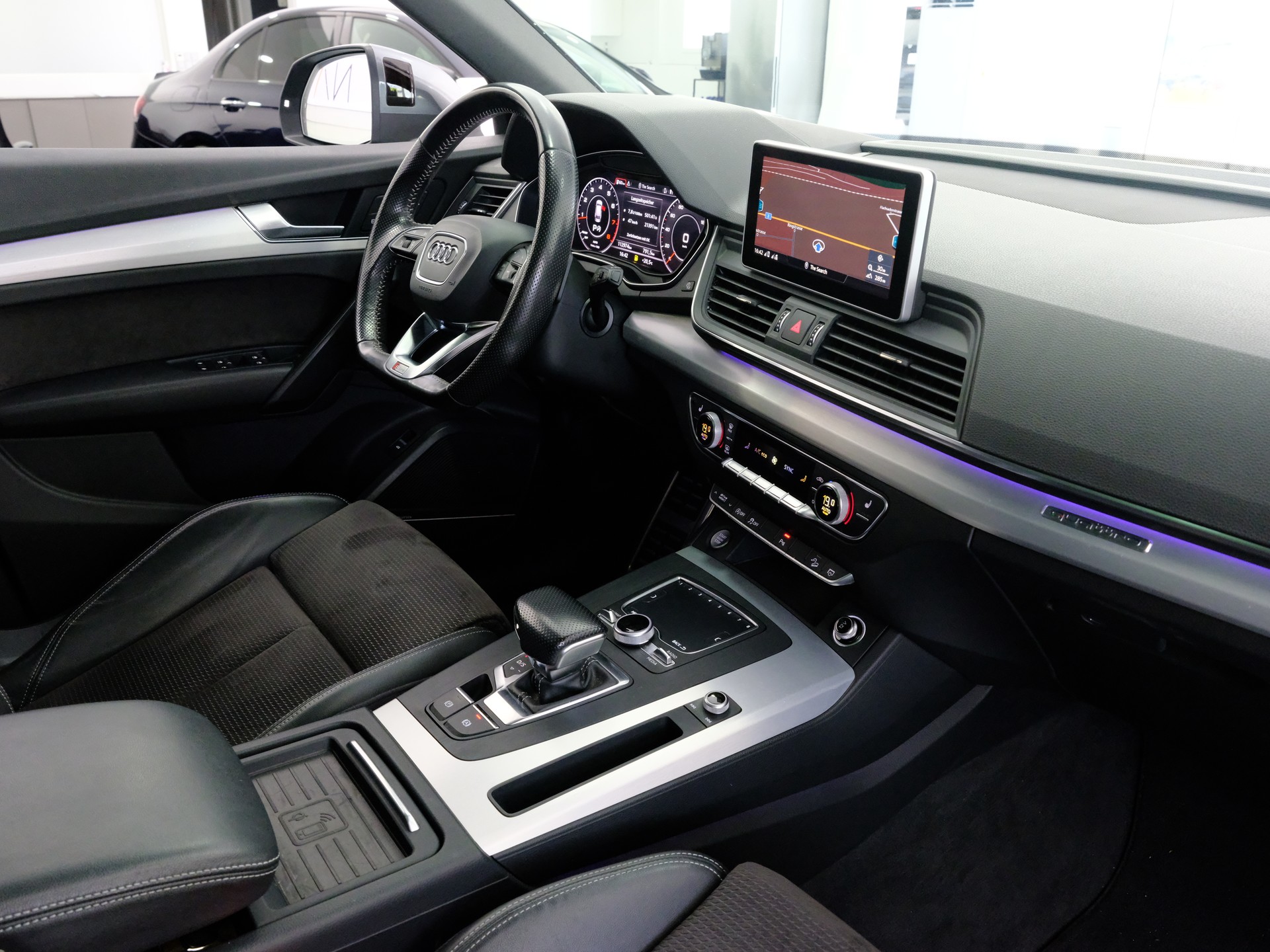 AUDI Q5 2.0 TFSI sport quattro S-tronic-image-13