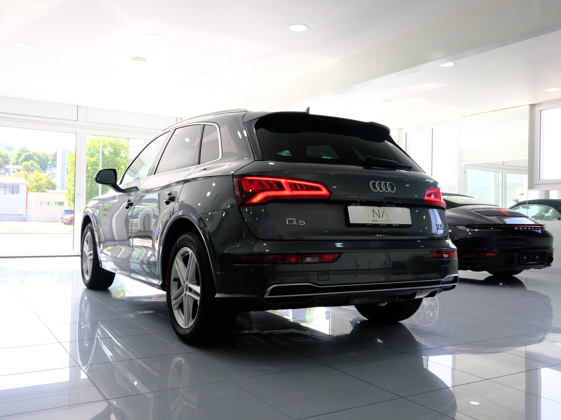 AUDI Q5 2.0 TFSI sport quattro S-tronic-image-4