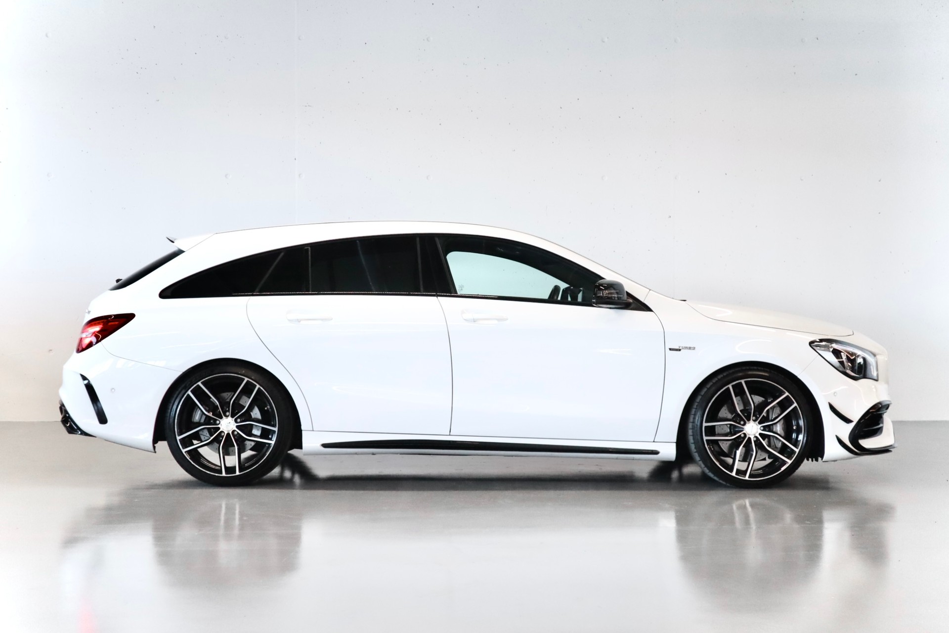 MERCEDES-BENZ CLA Shooting Brake 45 AMG 4Matic Speedshift | CH-FZG-showroom-element-3