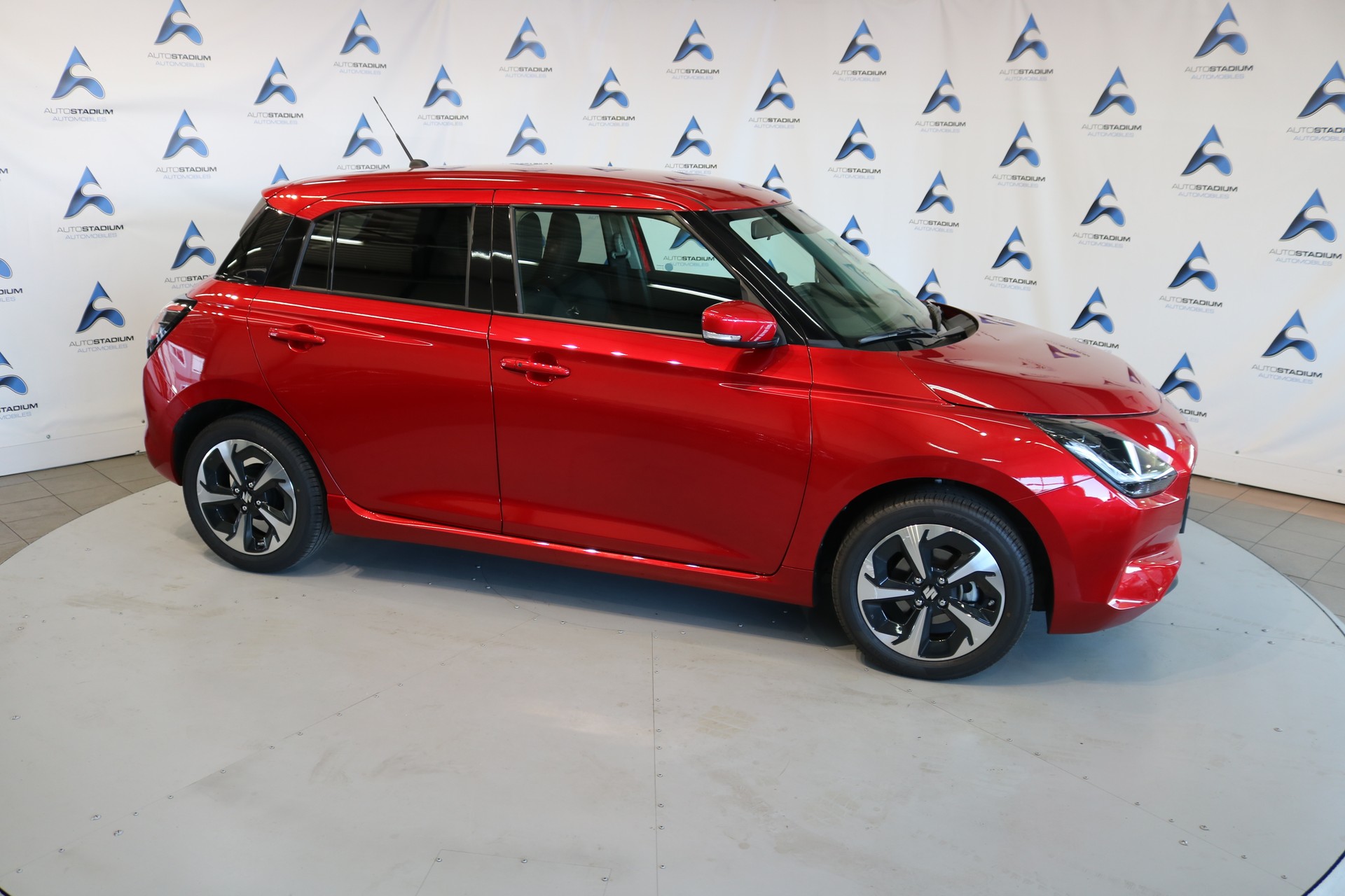 SUZUKI Swift SWISS EDITION Hybrid CVT-image-32