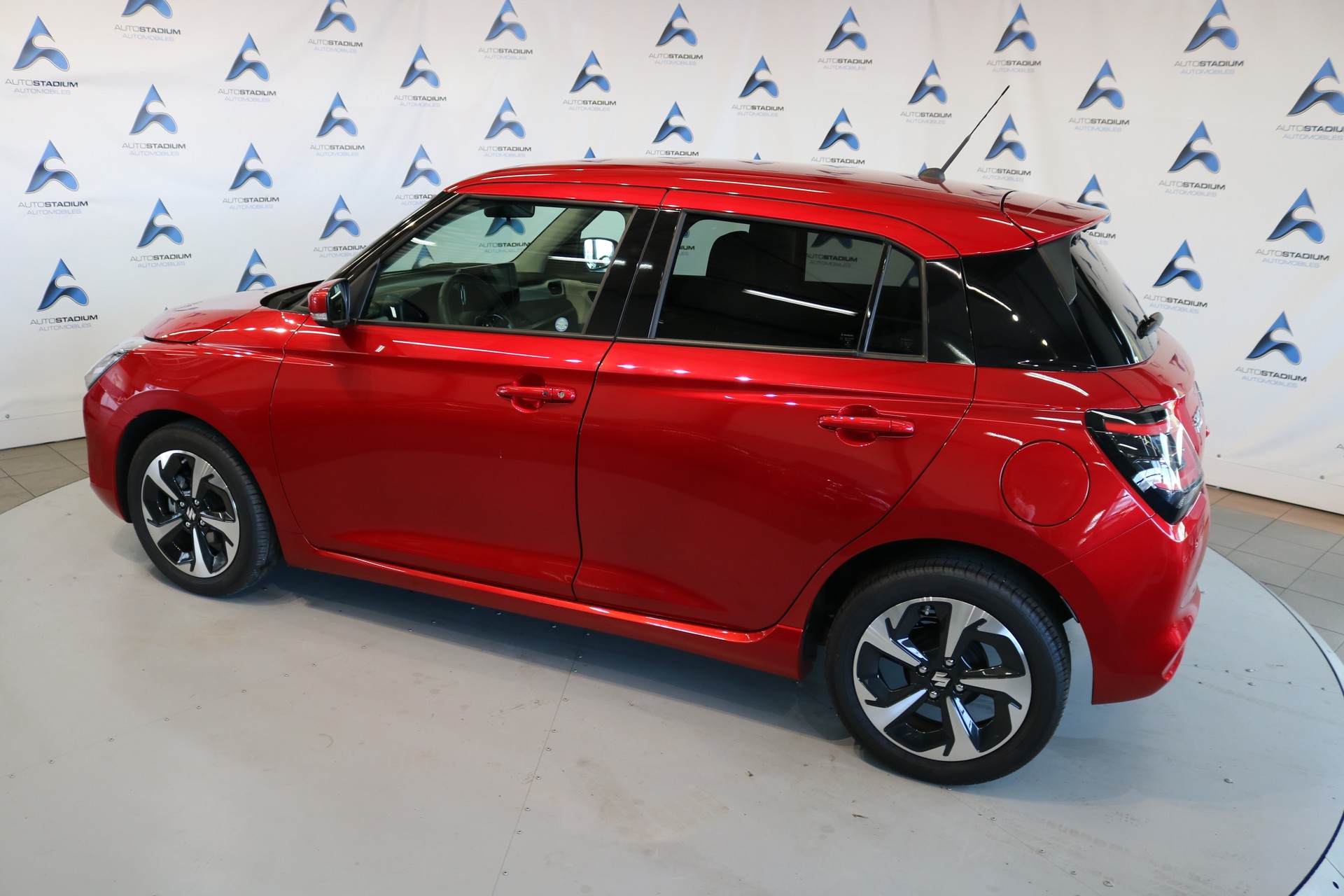 SUZUKI Swift SWISS EDITION Hybrid CVT-image-17
