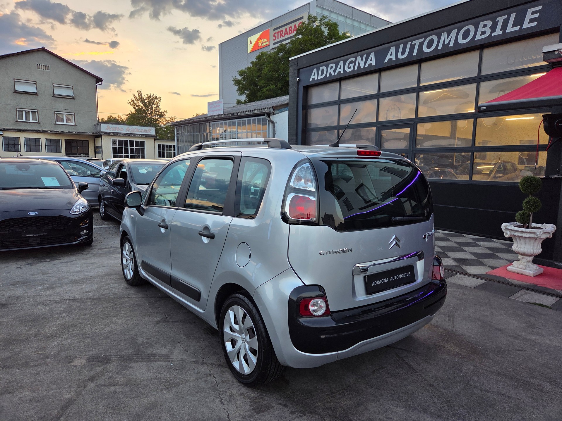 CITROEN C3 Picasso 1.6i 16V Chic (SX)-showroom-element-3